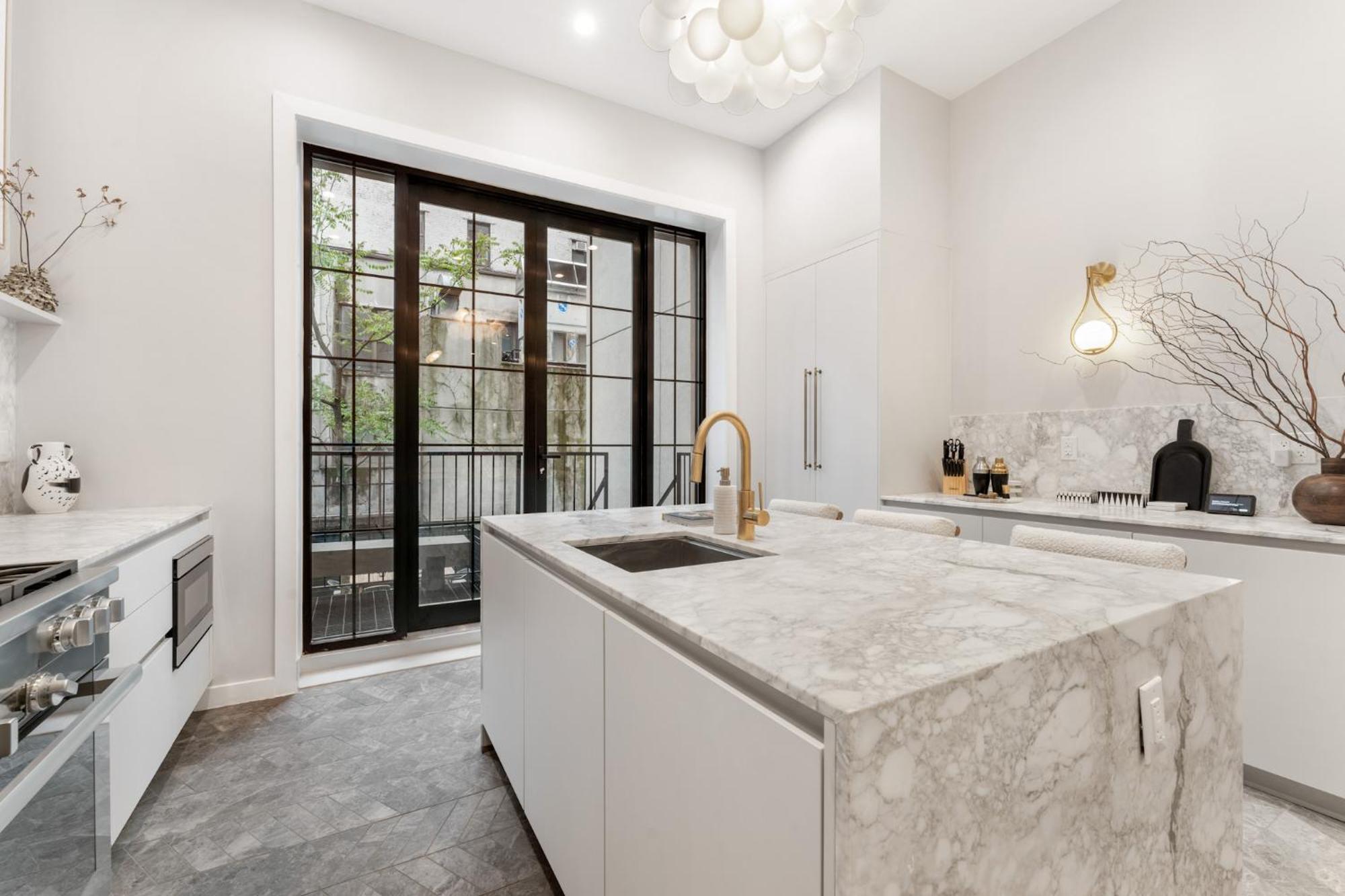 Luxurious Harlem With Modern Amenities, Outdoor Patio! New York