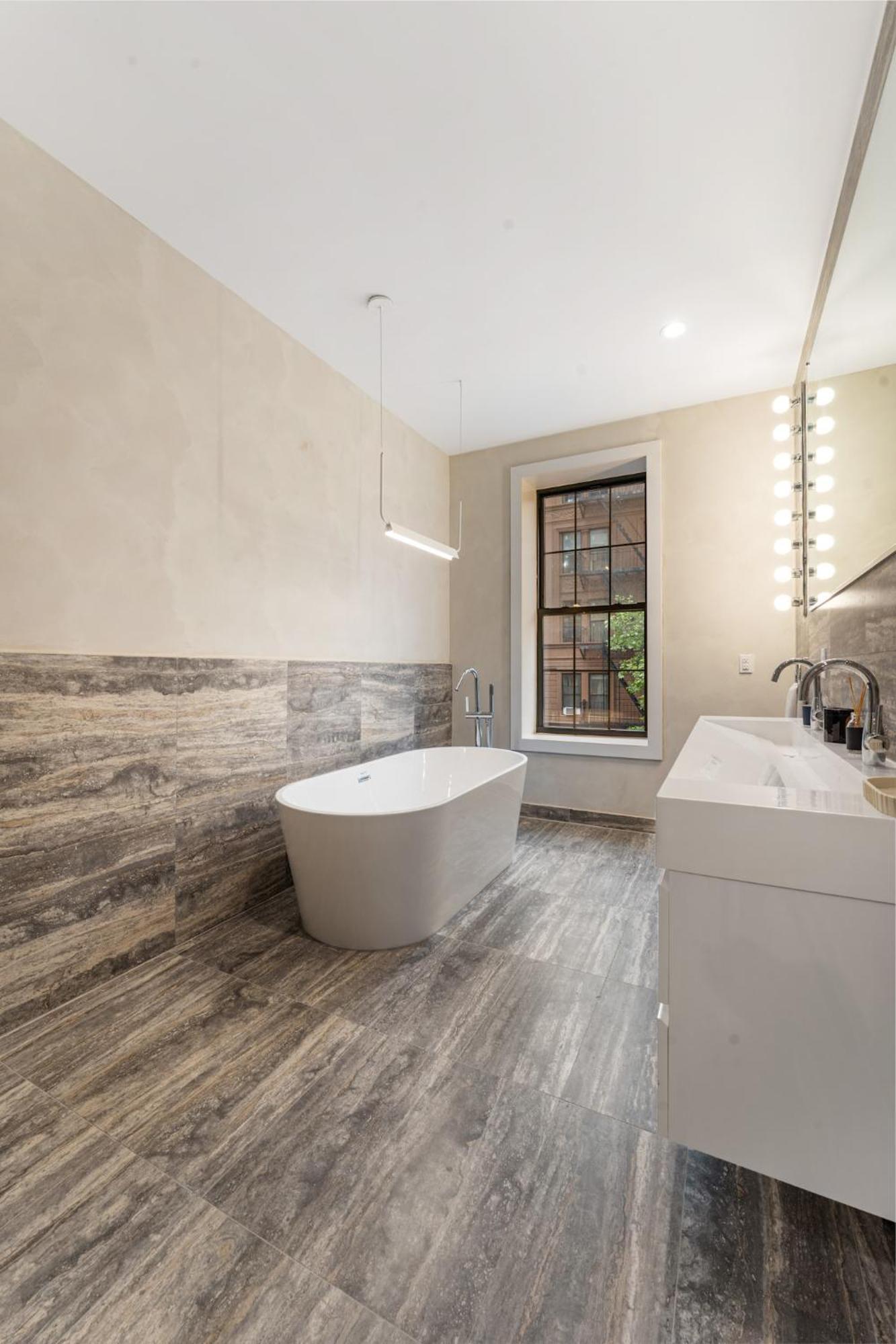 Luxurious Harlem With Modern Amenities, Outdoor Patio! * New York