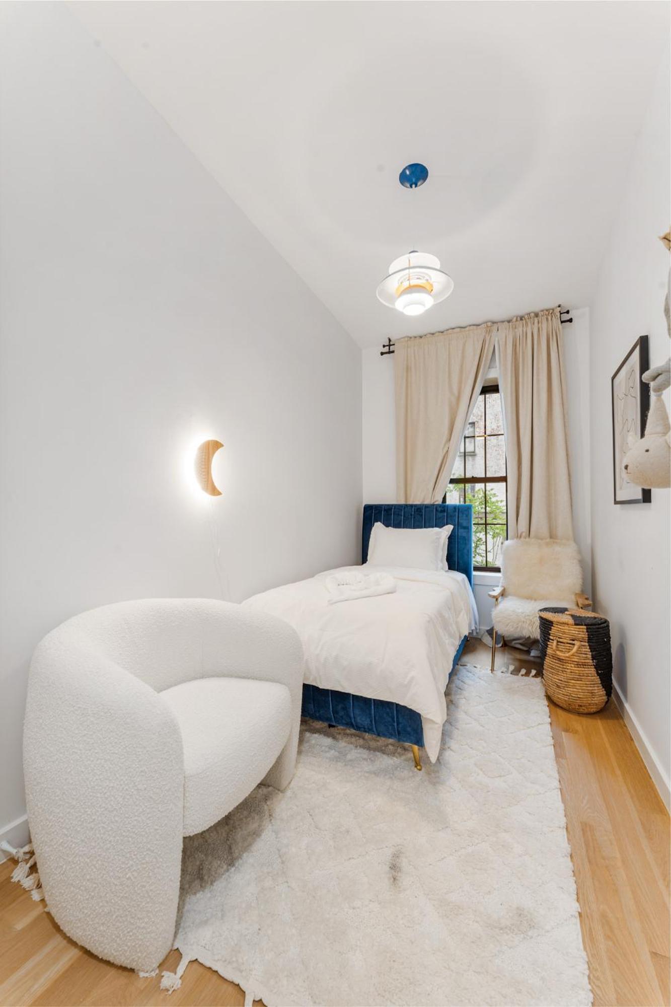 Luxurious Harlem With Modern Amenities, Outdoor Patio! *