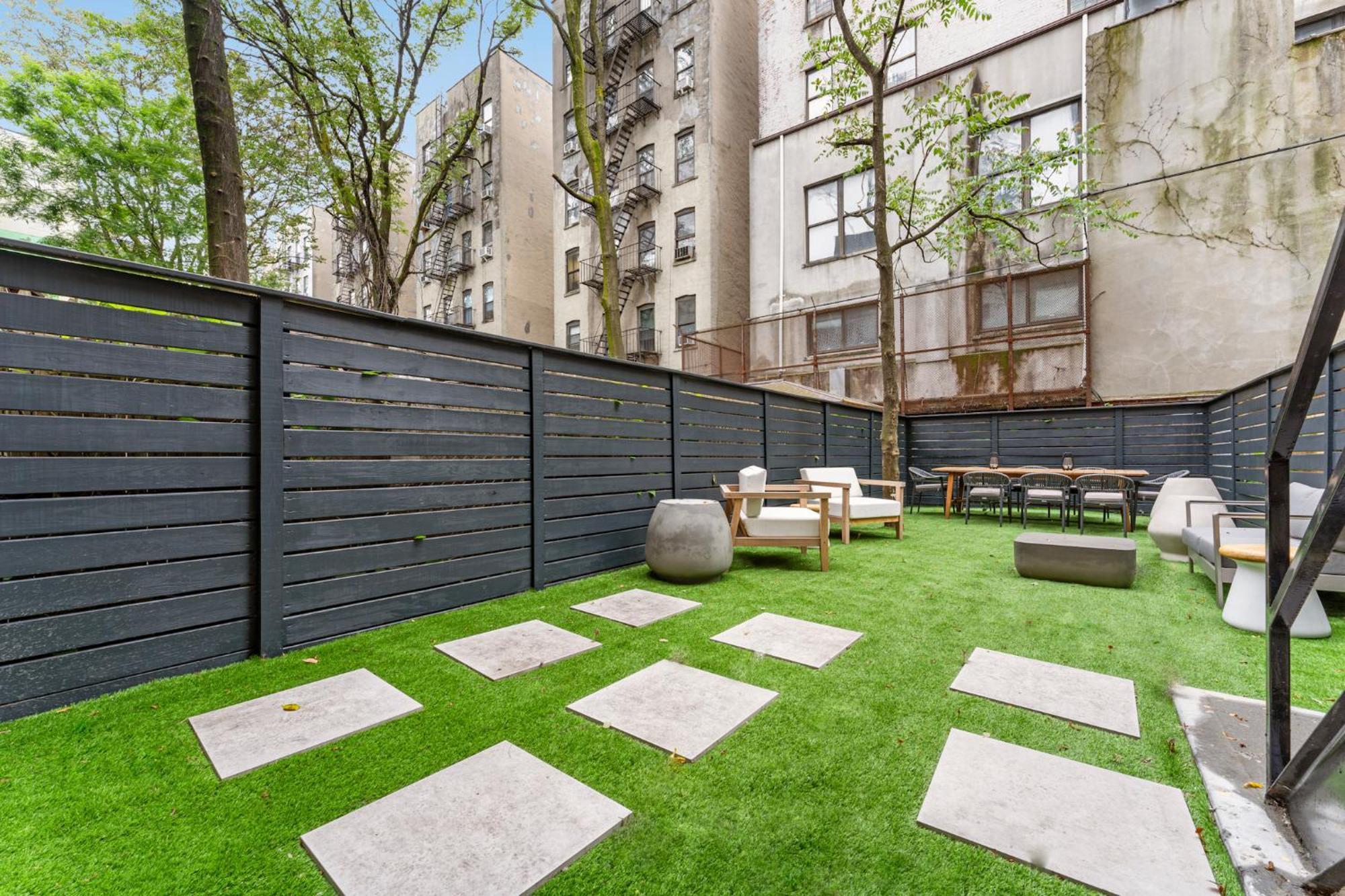 Luxurious Harlem With Modern Amenities, Outdoor Patio! *
