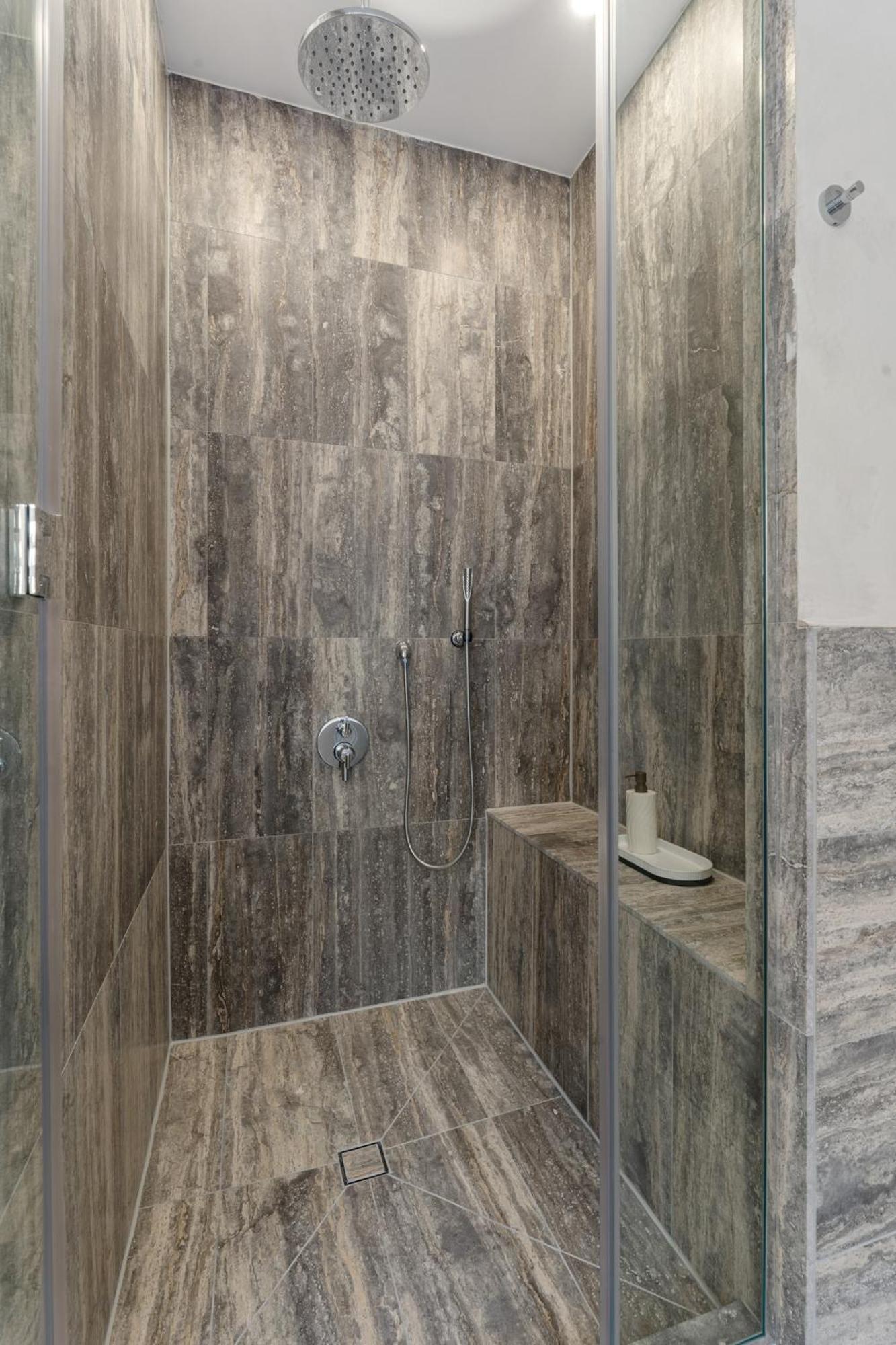 Luxurious Harlem With Modern Amenities, Outdoor Patio! Apartment