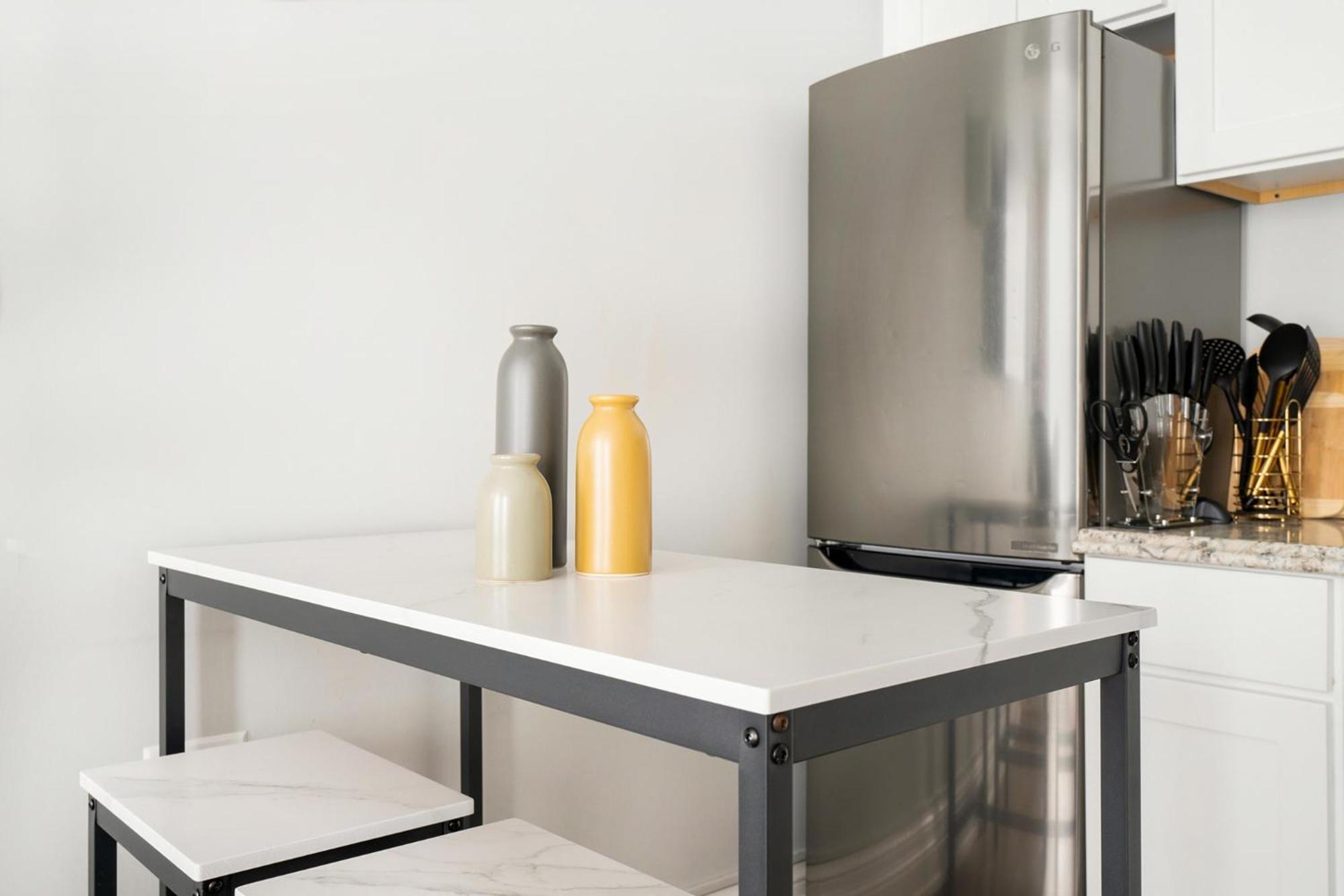 73-703 New Uws Doorman Gym New York