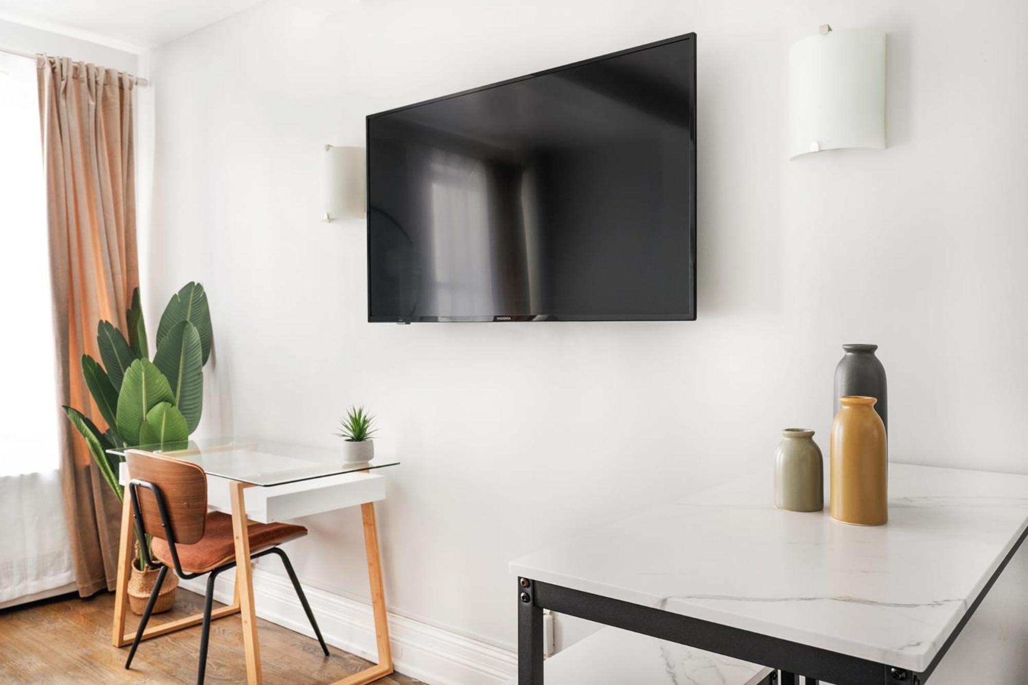 73-703 New Uws Doorman Gym