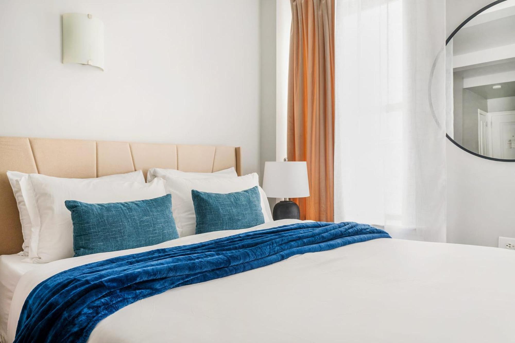 Apartment 73-703 New Uws Doorman Gym *