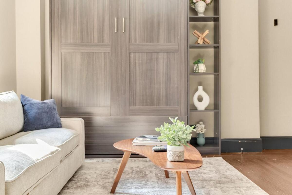 Highly Desired Times Square With Gym * New York