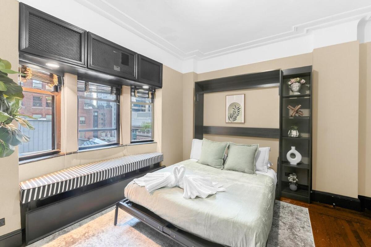Apartment Highly Desired Times Square With Gym New York