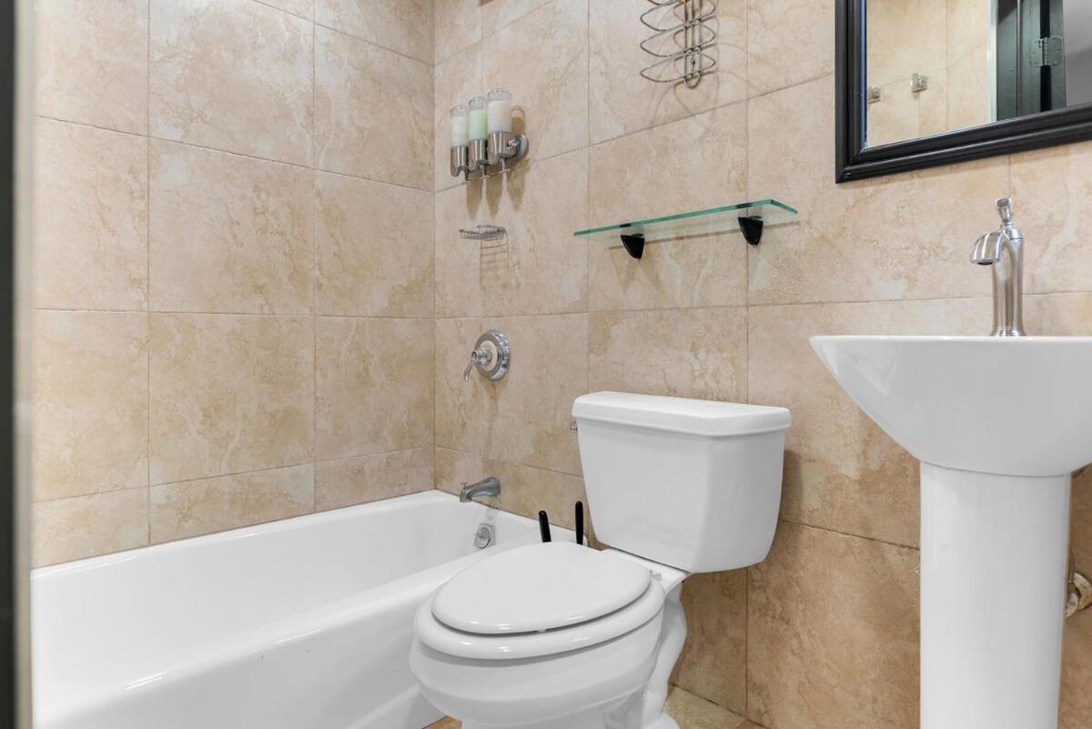 Highly Desired Times Square With Gym * New York