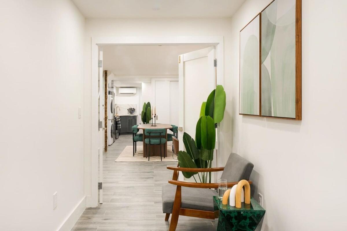 317-1d New 2br Duplex Wd Private Backyard Apartment *