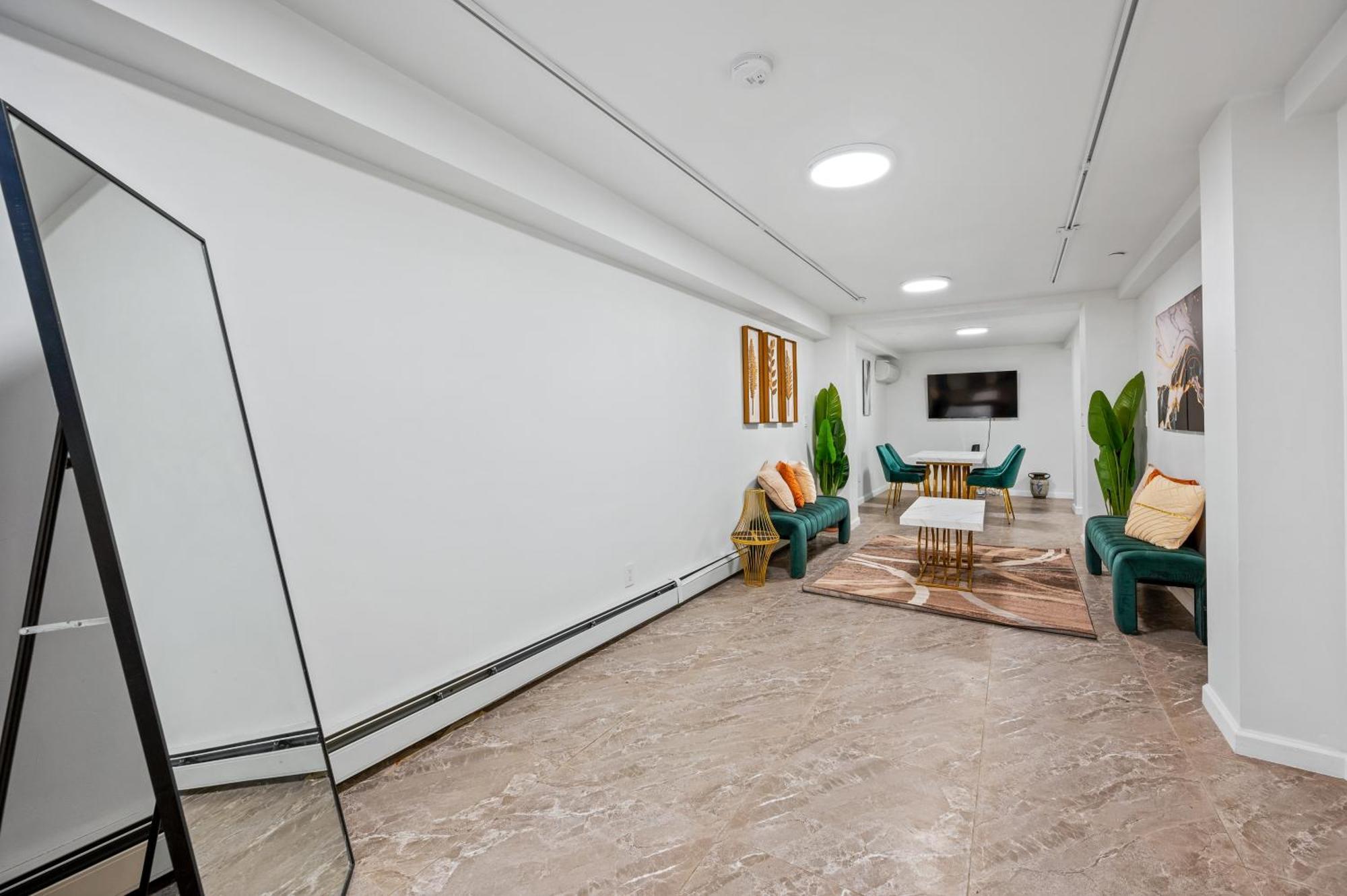 Hotel Active Park East 3bedrooms 2 Bathrooms 1700 Sf