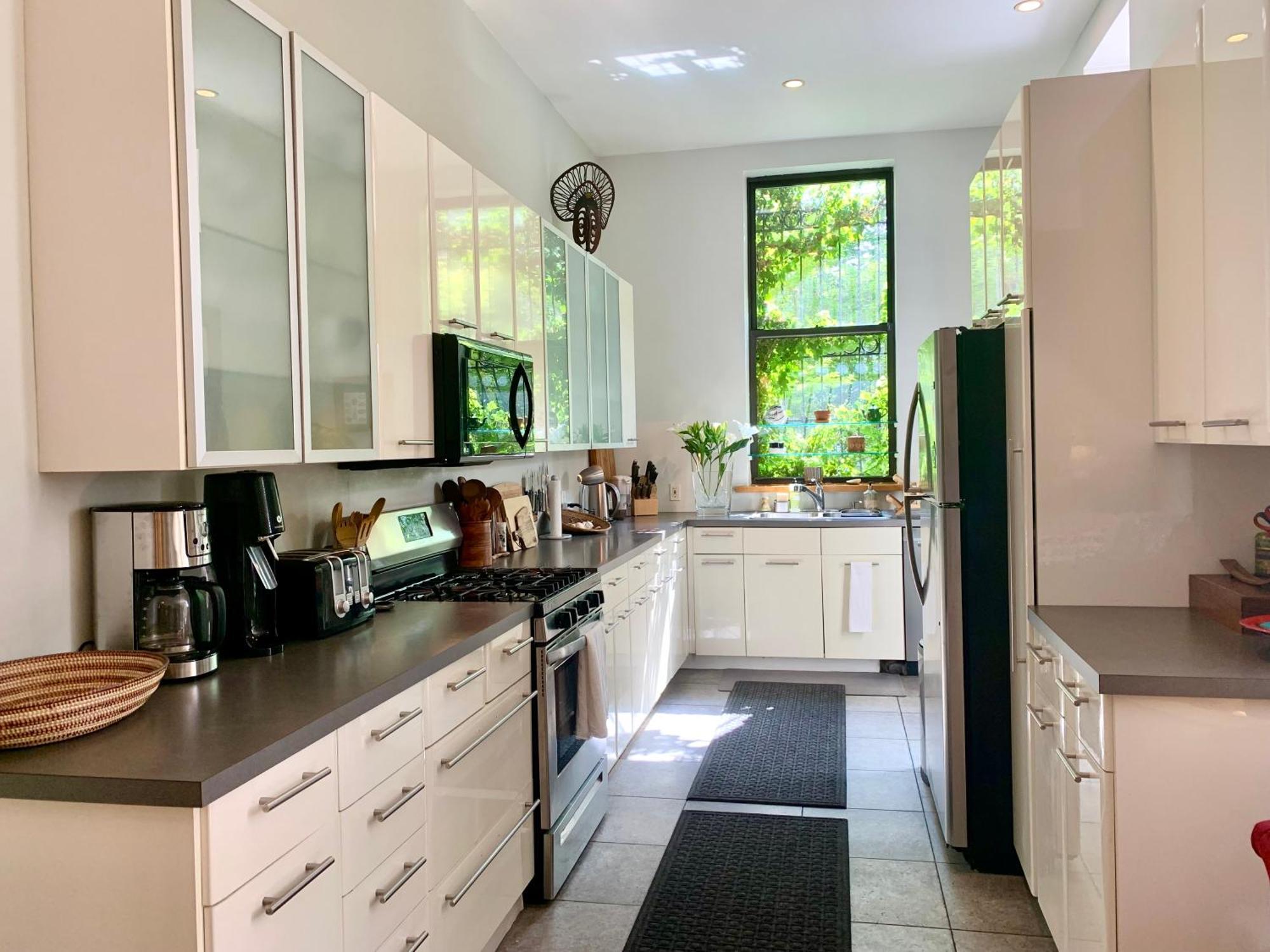 2 Bedrooms With One Private Bathroom In Lovely