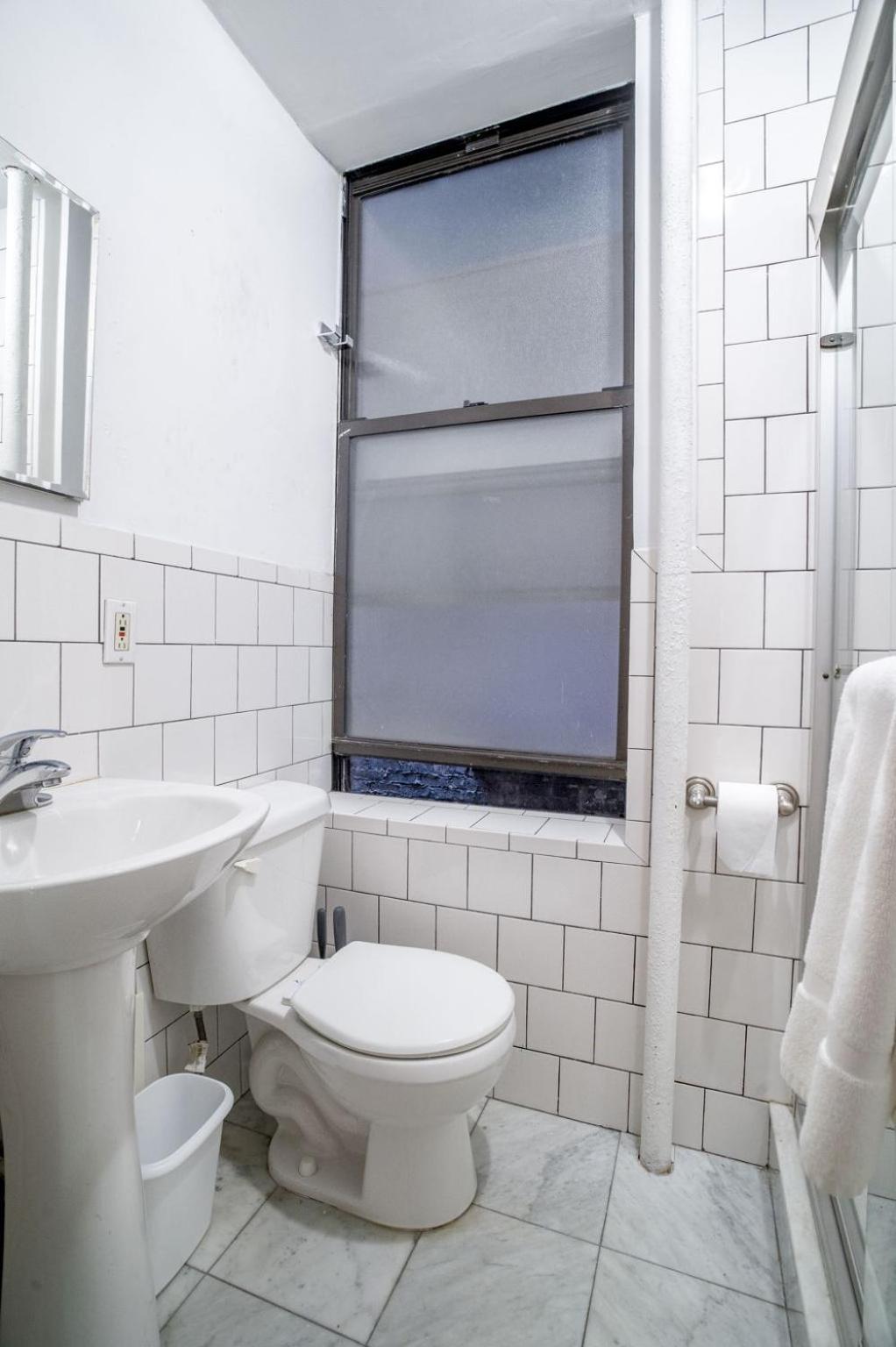 Sophisticated 2bd On Barrow Street, Greenwich Village Apartment New York