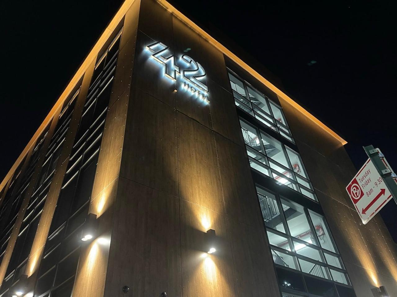 42 Williamsburg Hotel 4*