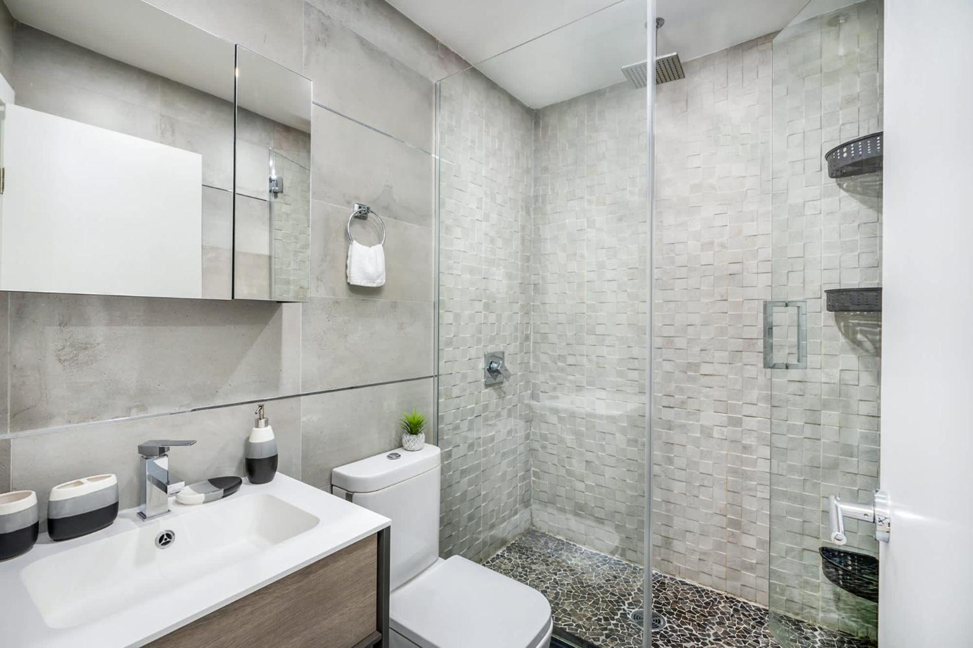 75-1a New Prime Ues W D In Unit Elevator New York