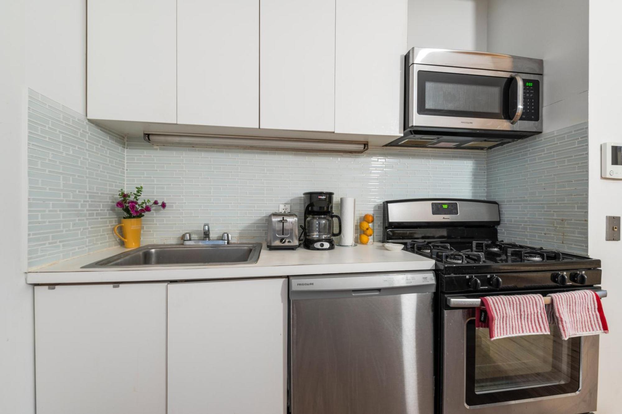 Monthly Nyc Rentals- Modern 4 Bedroom Unit New York