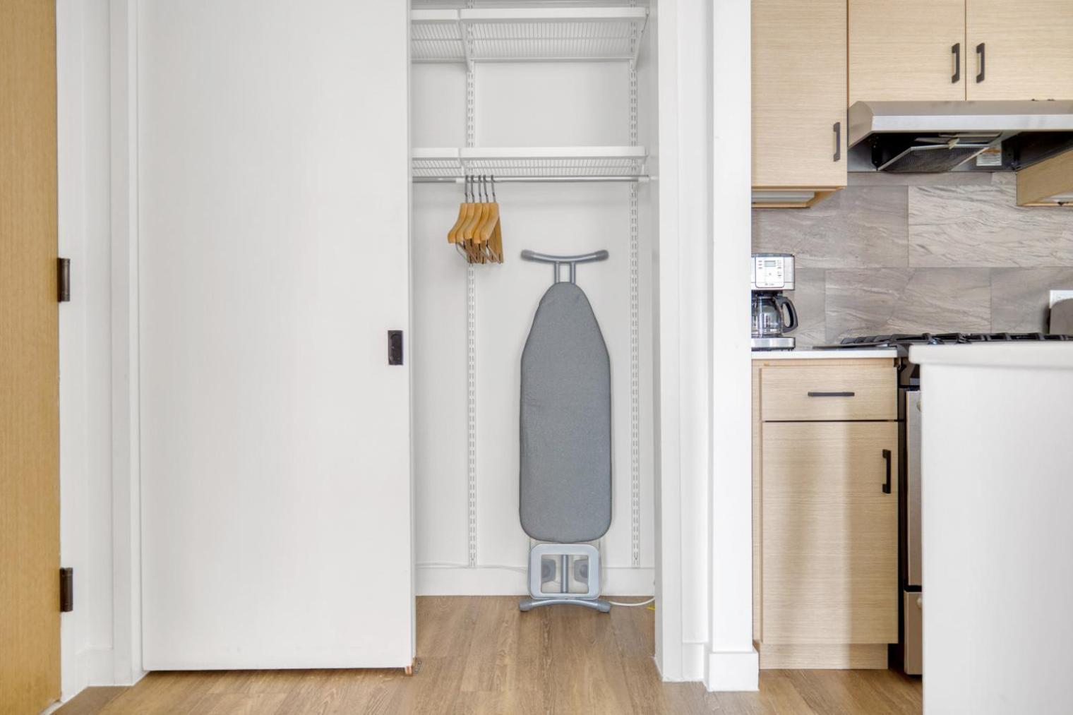 Fidi 1br W Wd Doorman Elevator Roof Nyc-771 *