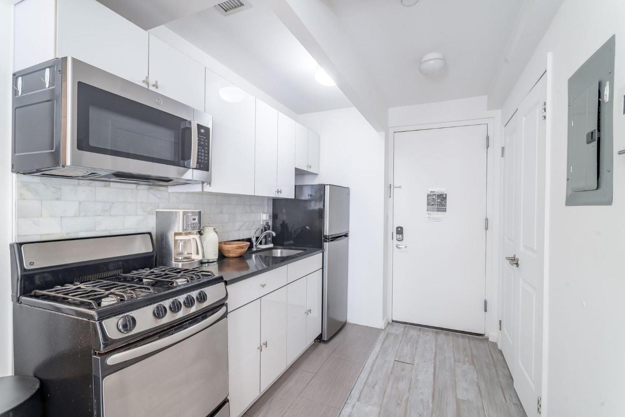 Amazing 3bd 1bath Near Times Square Apartment