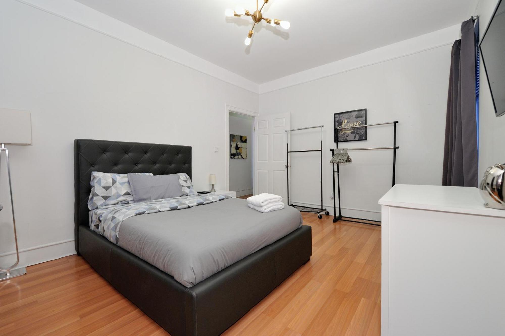 Apartment Monthly Nyc Rentals- Amazing 3 Bedroom Unit