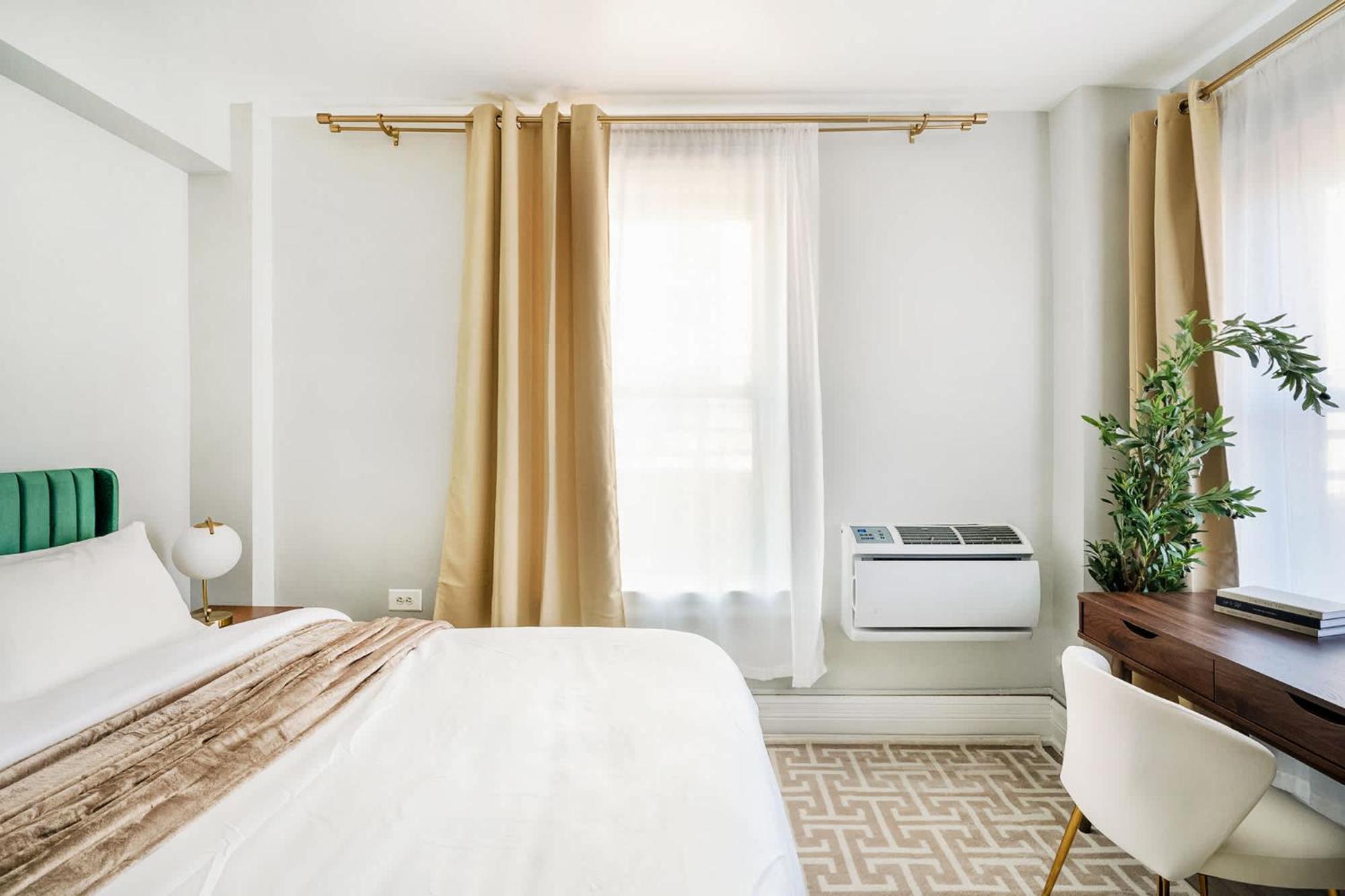 Apartment 73-1504 Newly Reno Uws Doorman Gym Laundry *