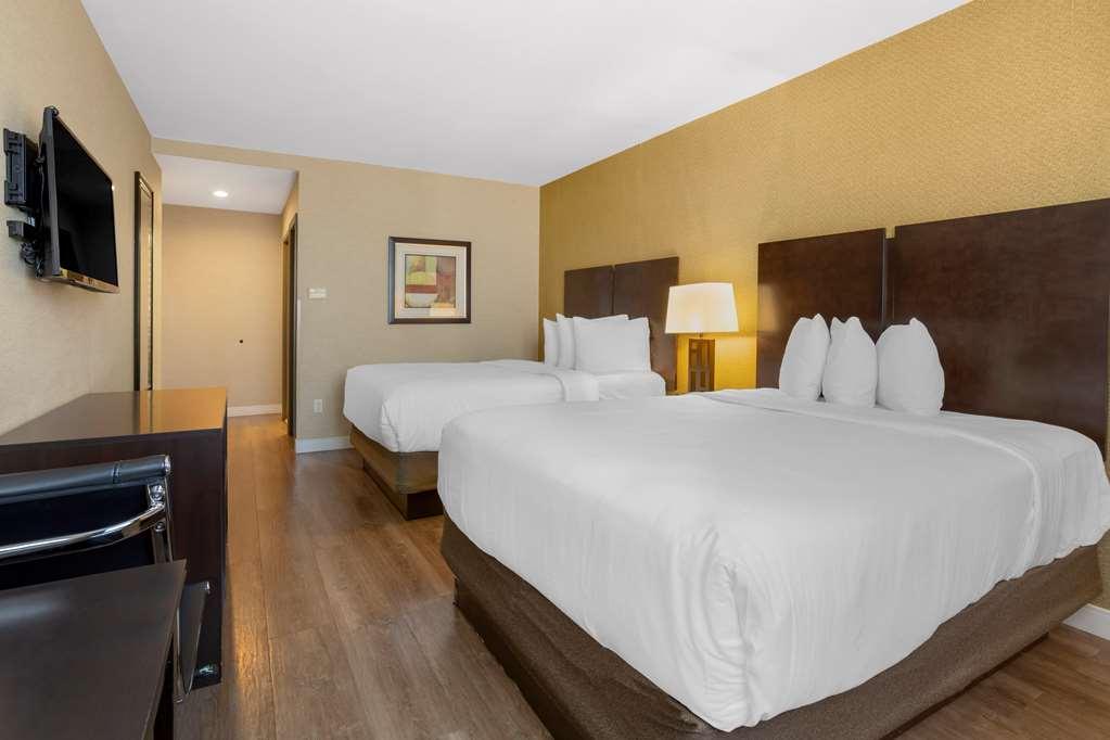 Western Plaza Hotel 3*