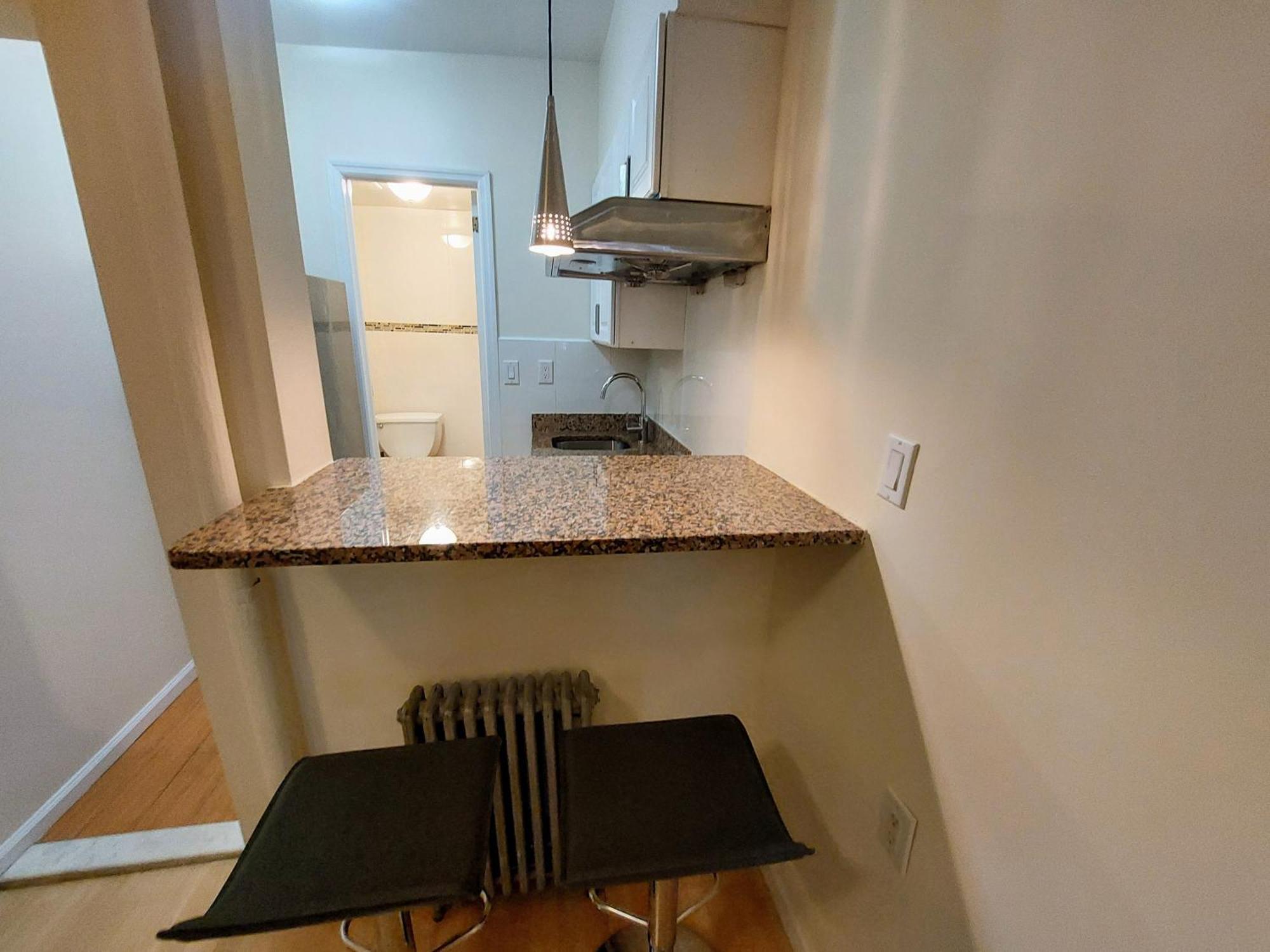 Comfortable With Workstation Apartment New York