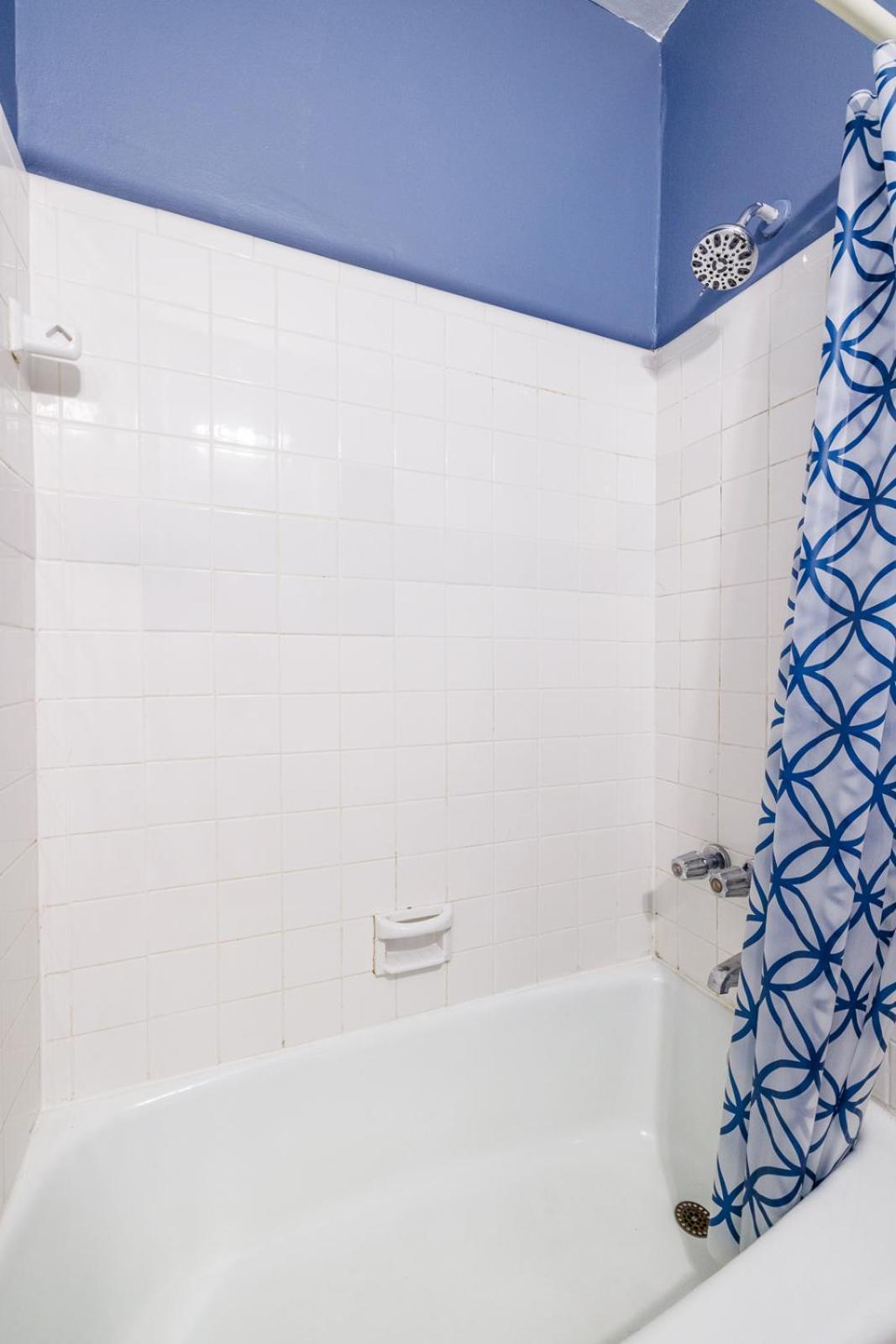 Apartment Feel Like Movie Star In Ues *