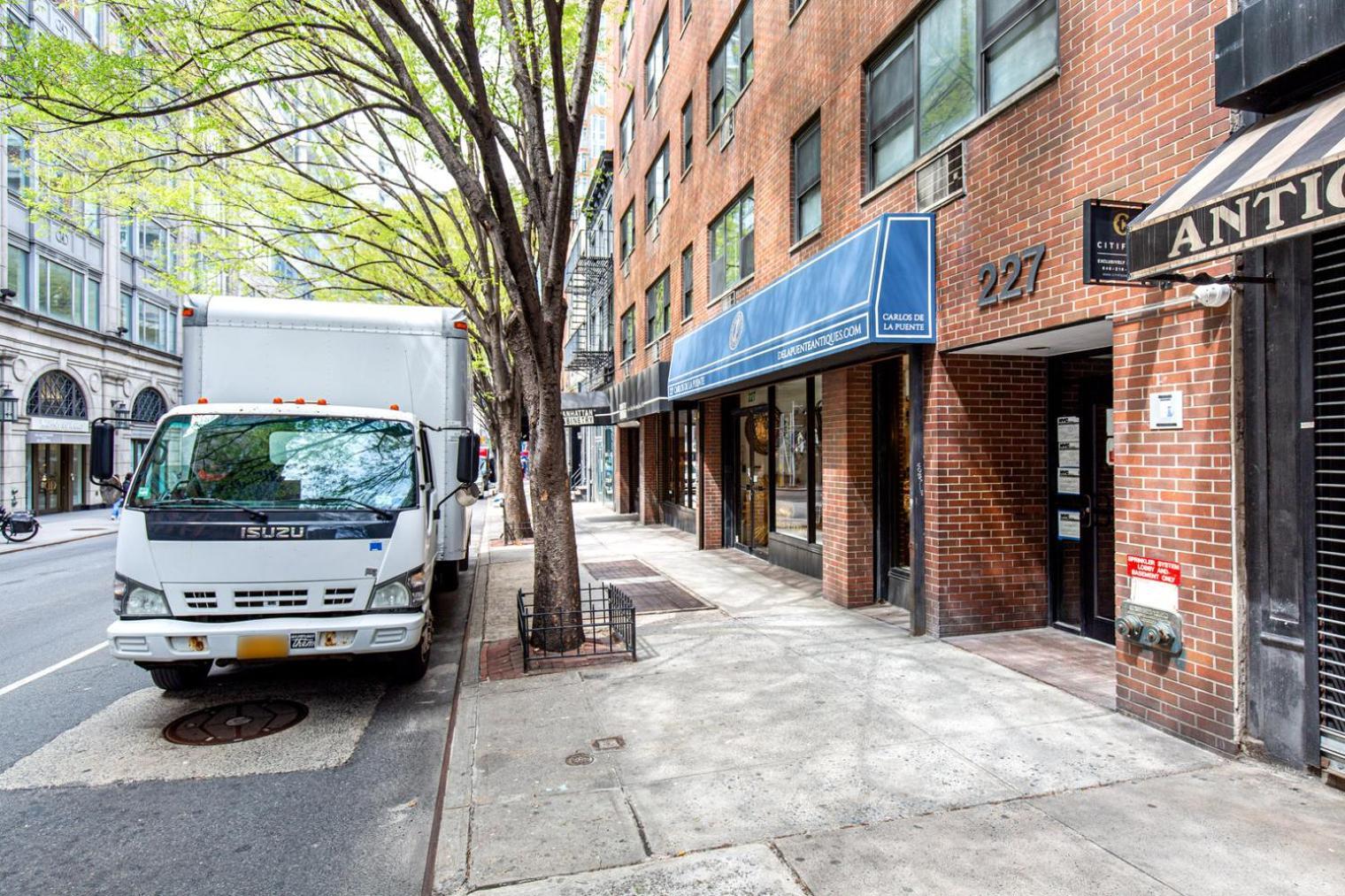 Midtown E 2br W Elevator Nr Park Nyc-579