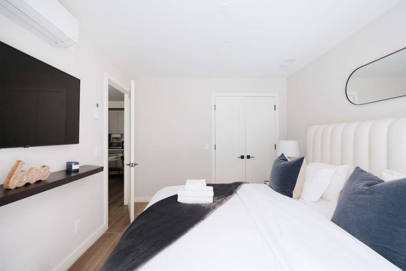 Massive 1br W Private Patio In Upper East Side New York