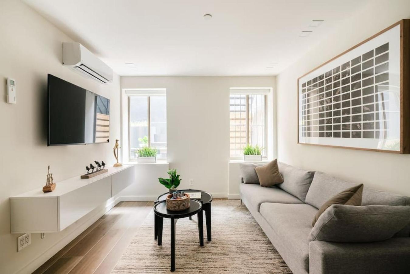 Massive 1br W Private Patio In Upper East Side Hotel *