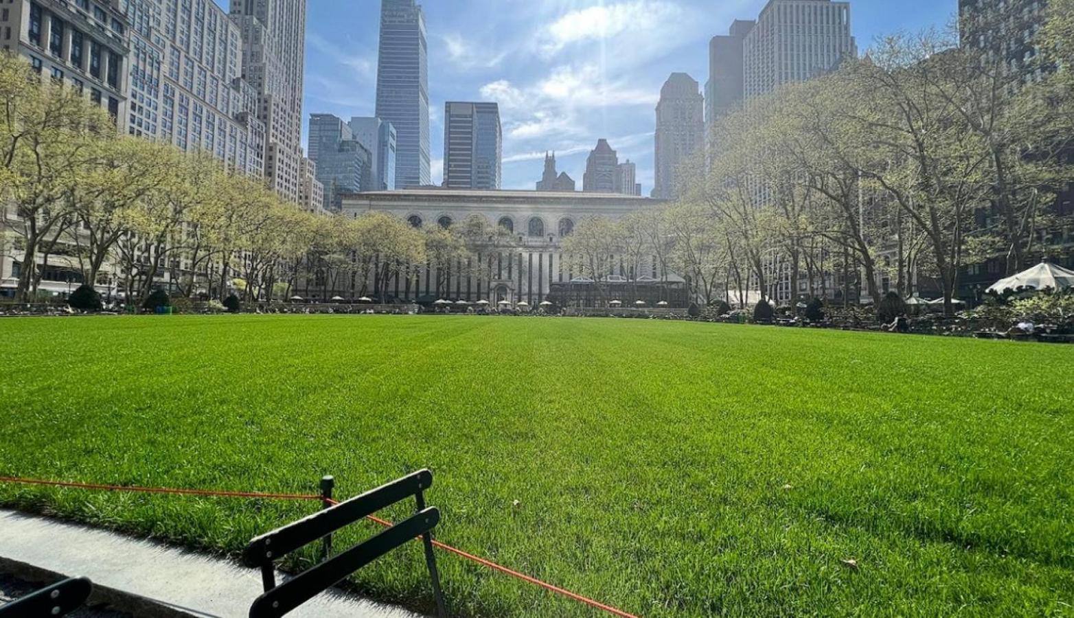 Massive 1br W Private Patio In Upper East Side *