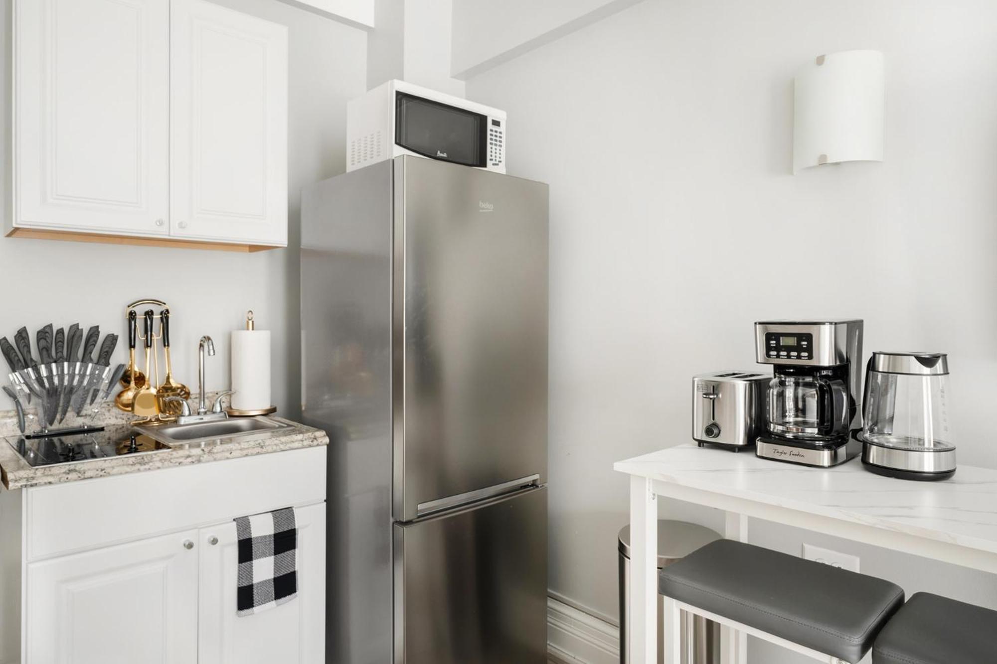 Apartment 73-518 Newly Reno Uws Doorman Gym Laundry *