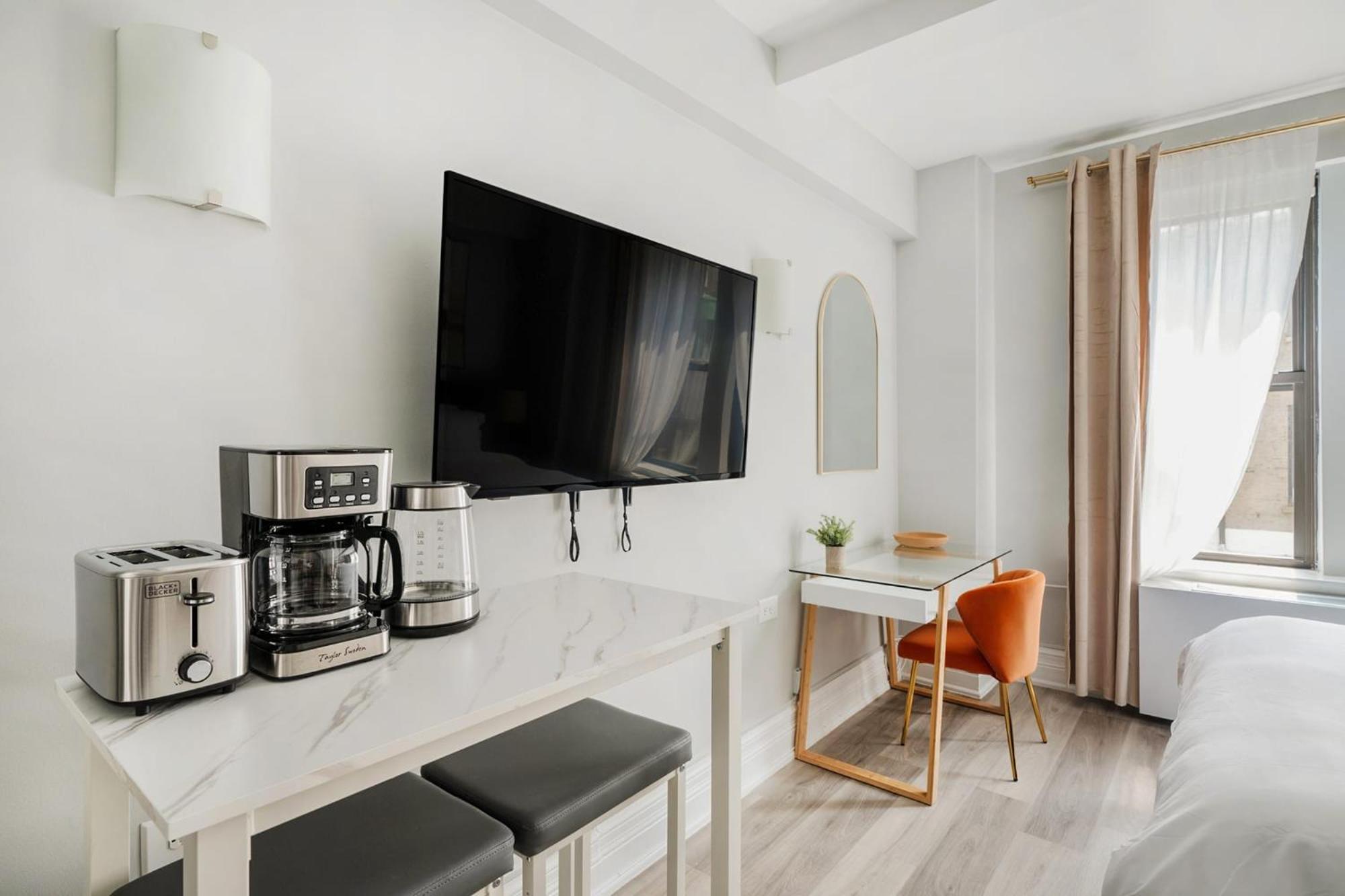 73-518 Newly Reno Uws Doorman Gym Laundry