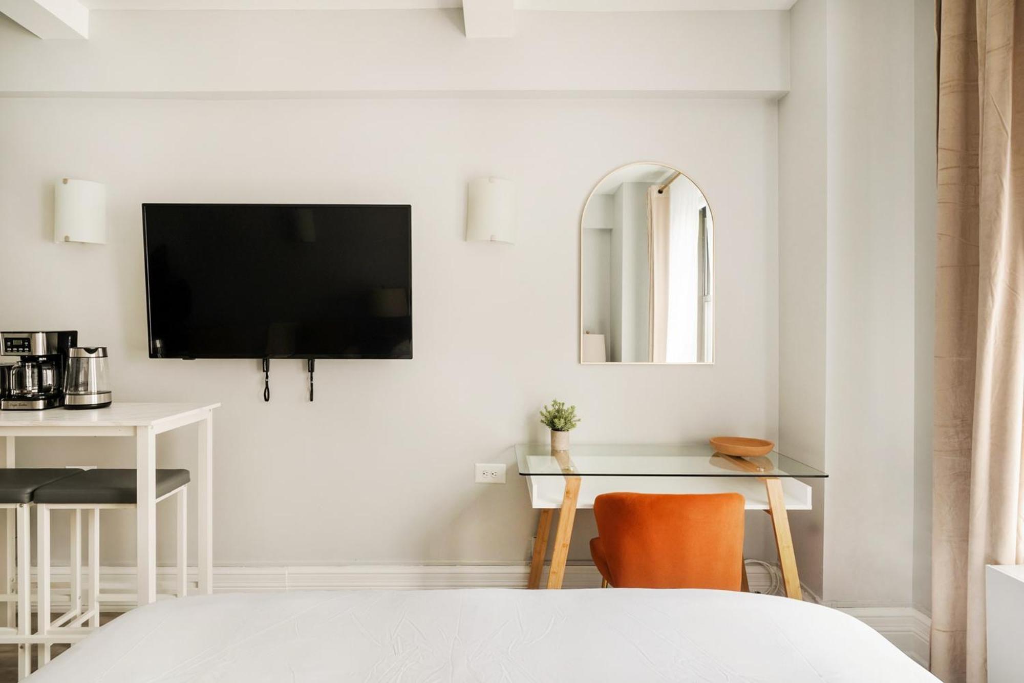 73-518 Newly Reno Uws Doorman Gym Laundry