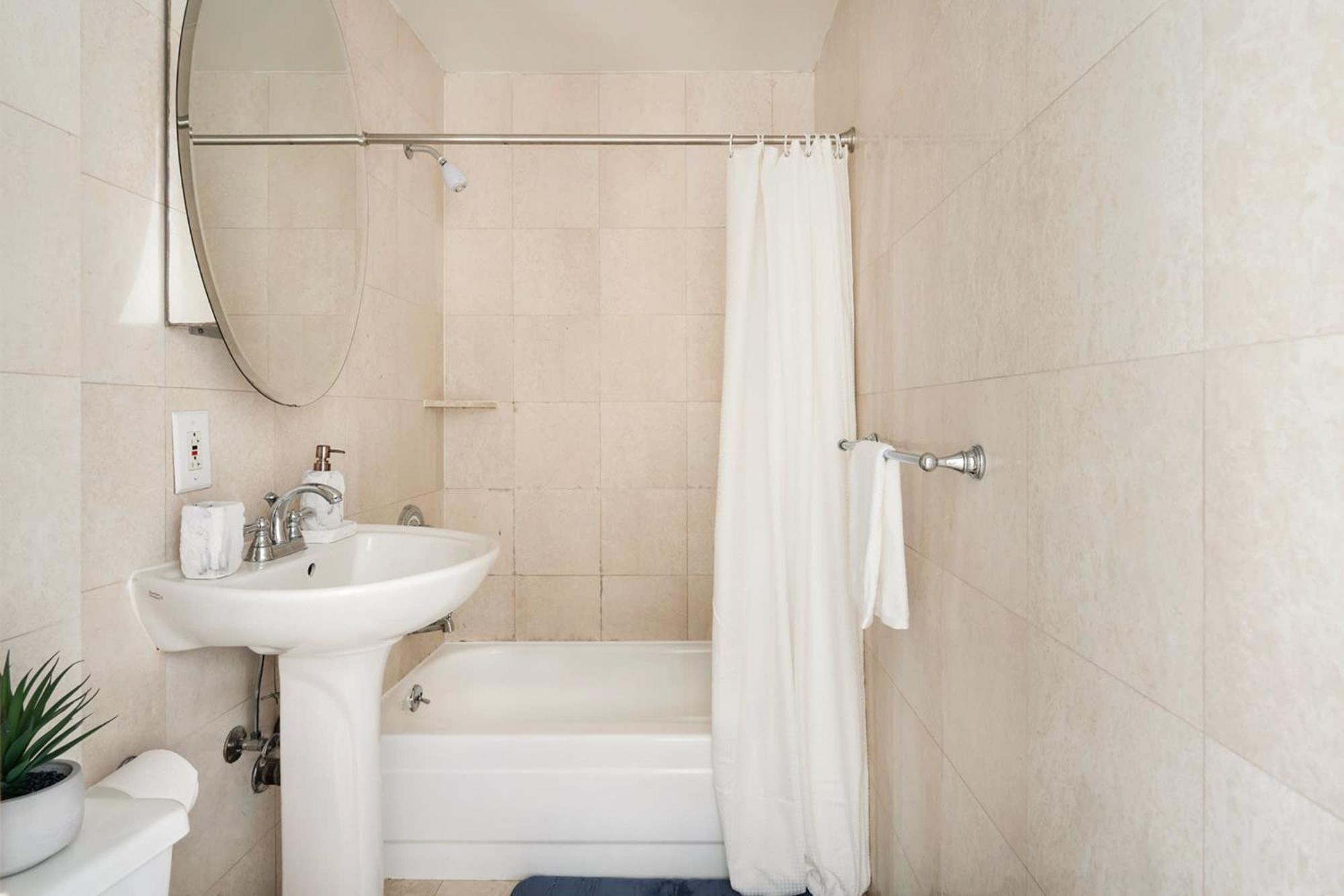 Apartment 73-518 Newly Reno Uws Doorman Gym Laundry *