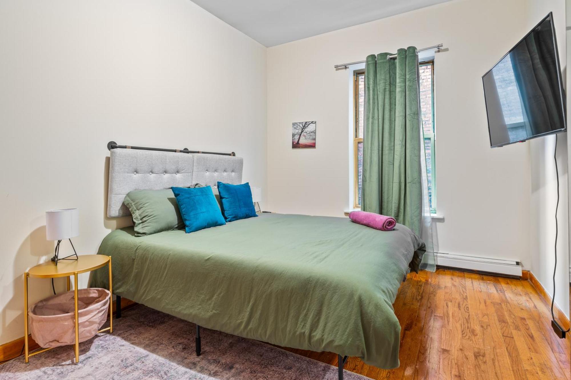 Apartment Monthly Nyc Rentals- Modernized 2 Bedroom New York