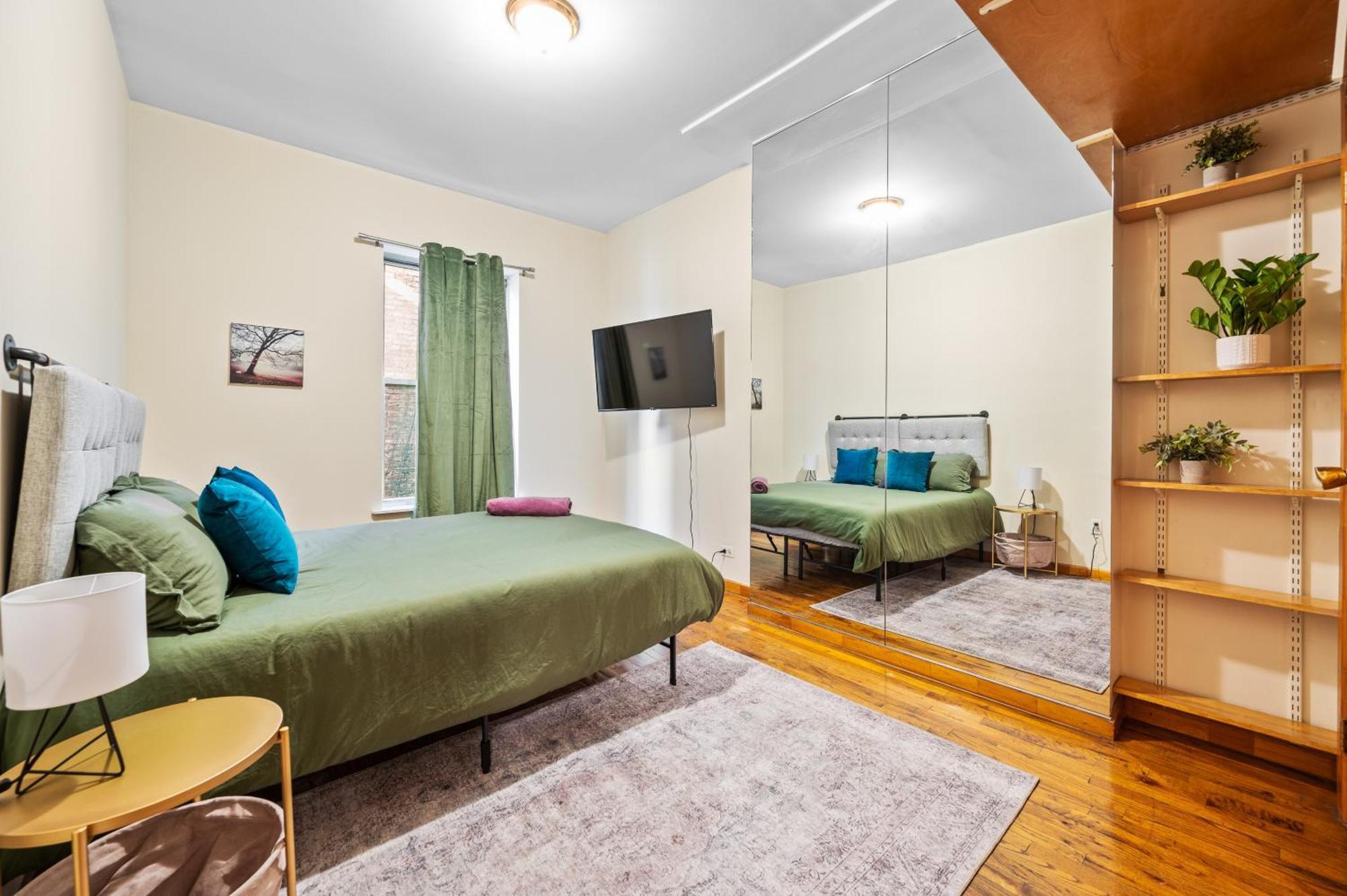 Apartment Monthly Nyc Rentals- Modernized 2 Bedroom