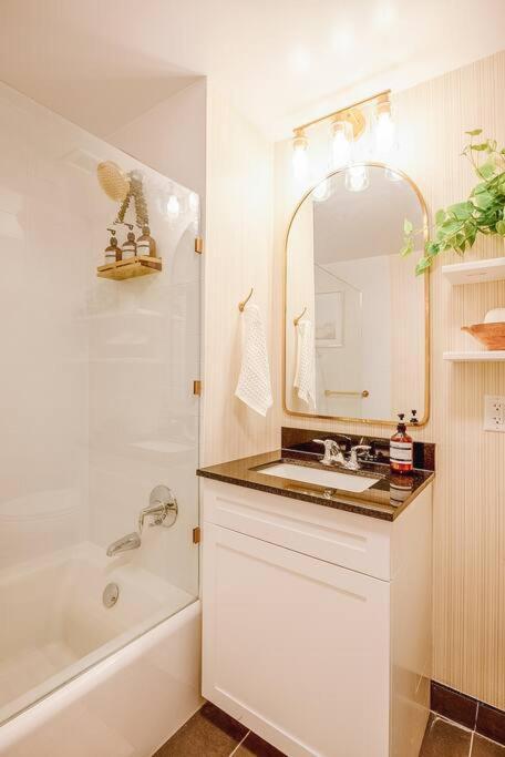 Views, Modern Nyc Oasis Retreat New York