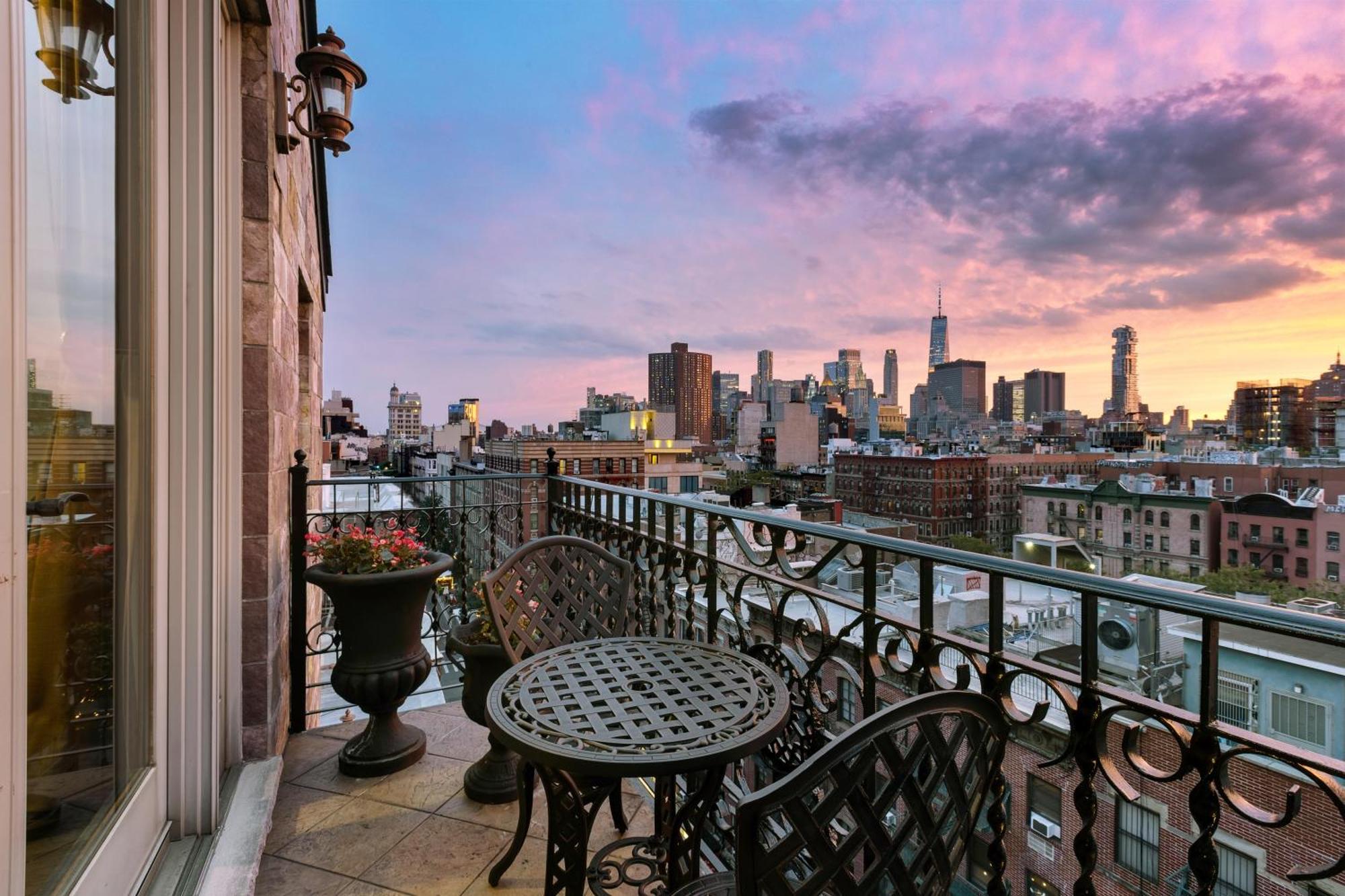 Hotel The Historic Blue Moon - Nyc