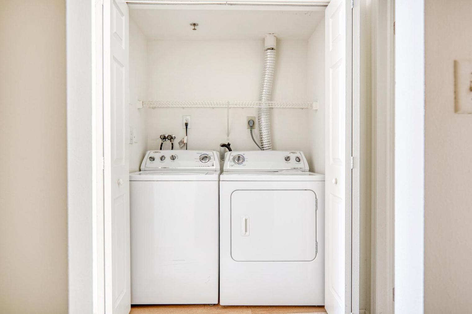 Jersey 2br W Wd Gym Elevator Nr Path Nyc-672 Apartment