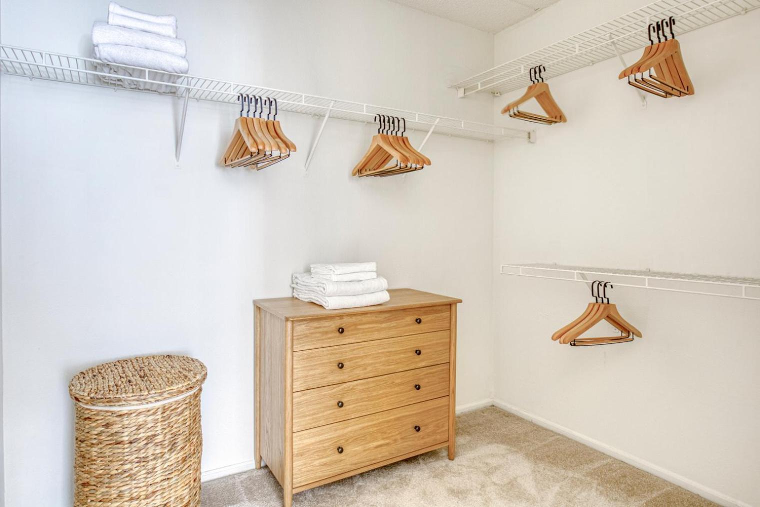 Jersey 2br W Wd Gym Elevator Nr Path Nyc-672