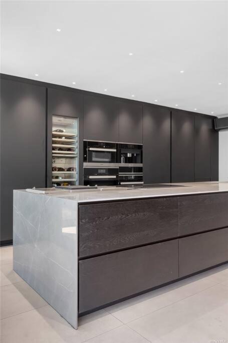 2 Story In Upper Ditmars Astoria Queens * New York