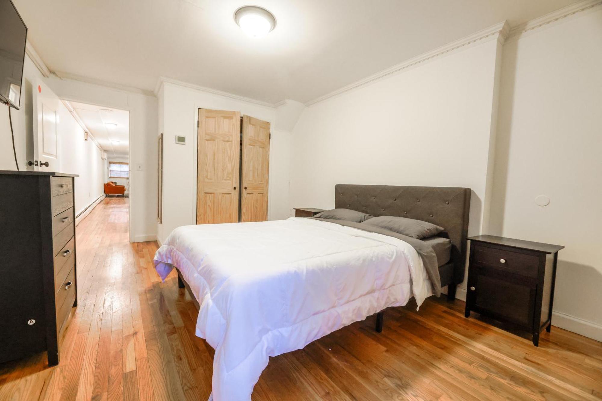 The Utica House Apartment *