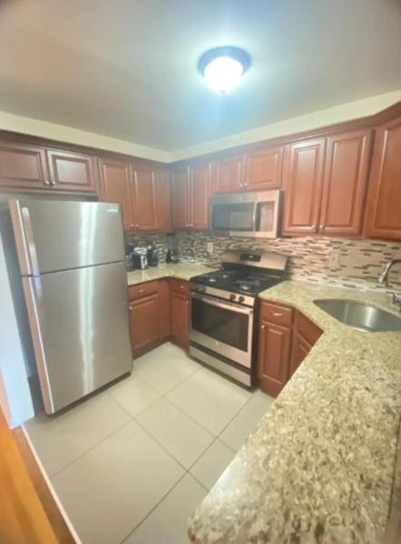 Apartment Fab 3 Bedroom 1bath In Nyc! *