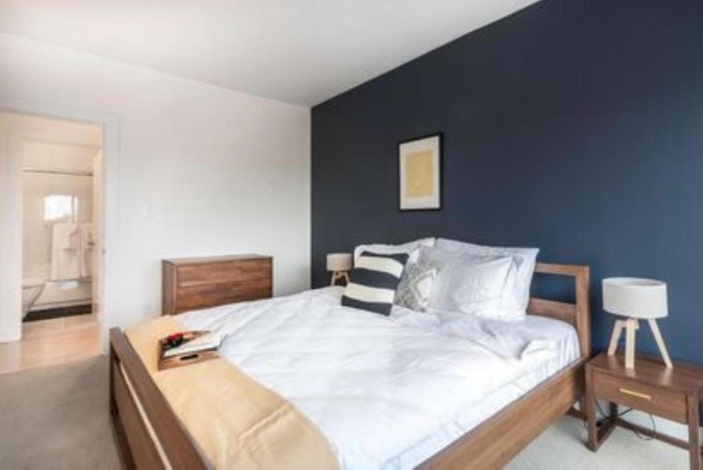 Newly Renovated 3 Bedroom Apartment