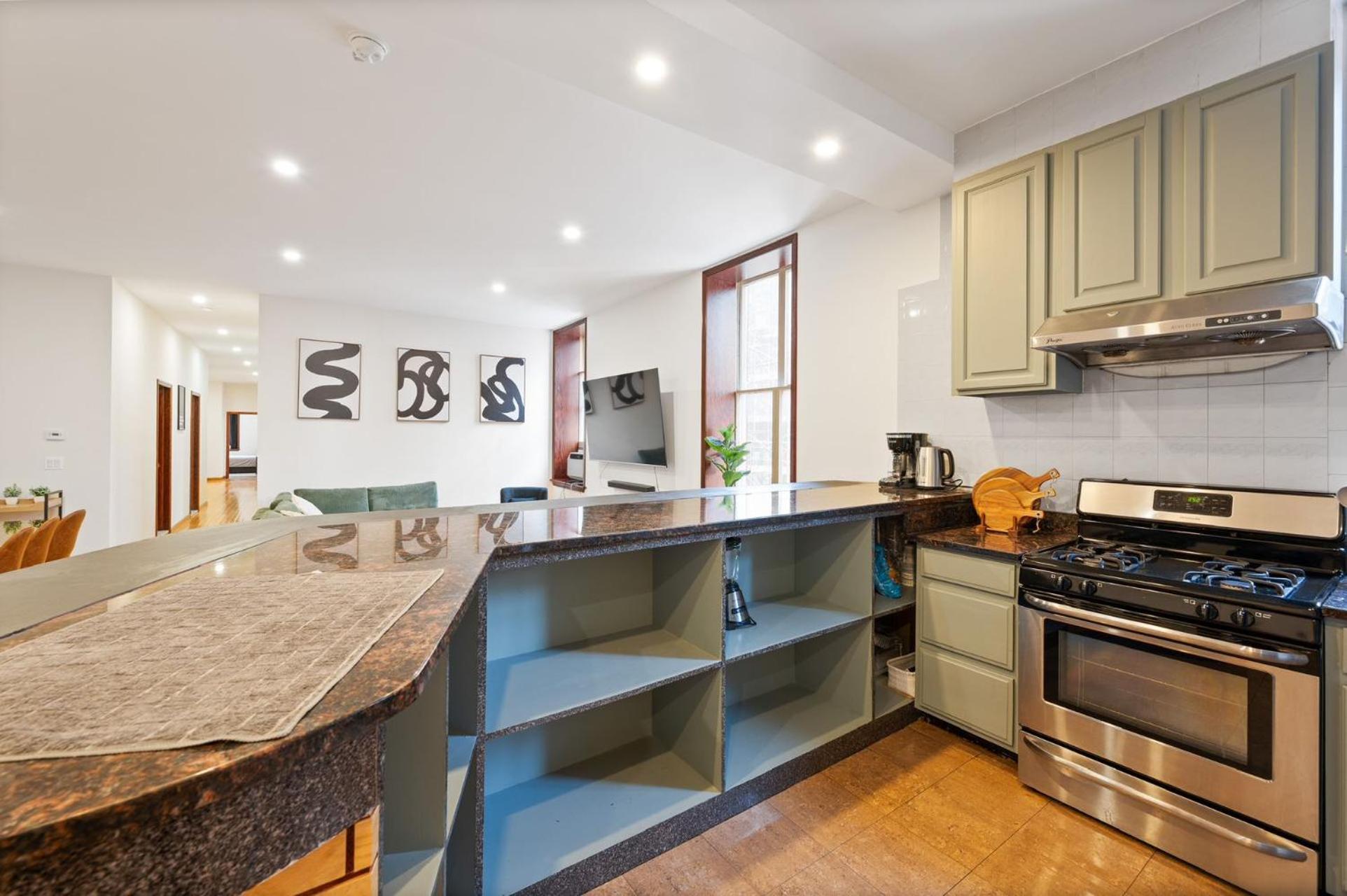 Hotel Massive Soho Loft 4 Bedrooms 2 Bath 7 Beds