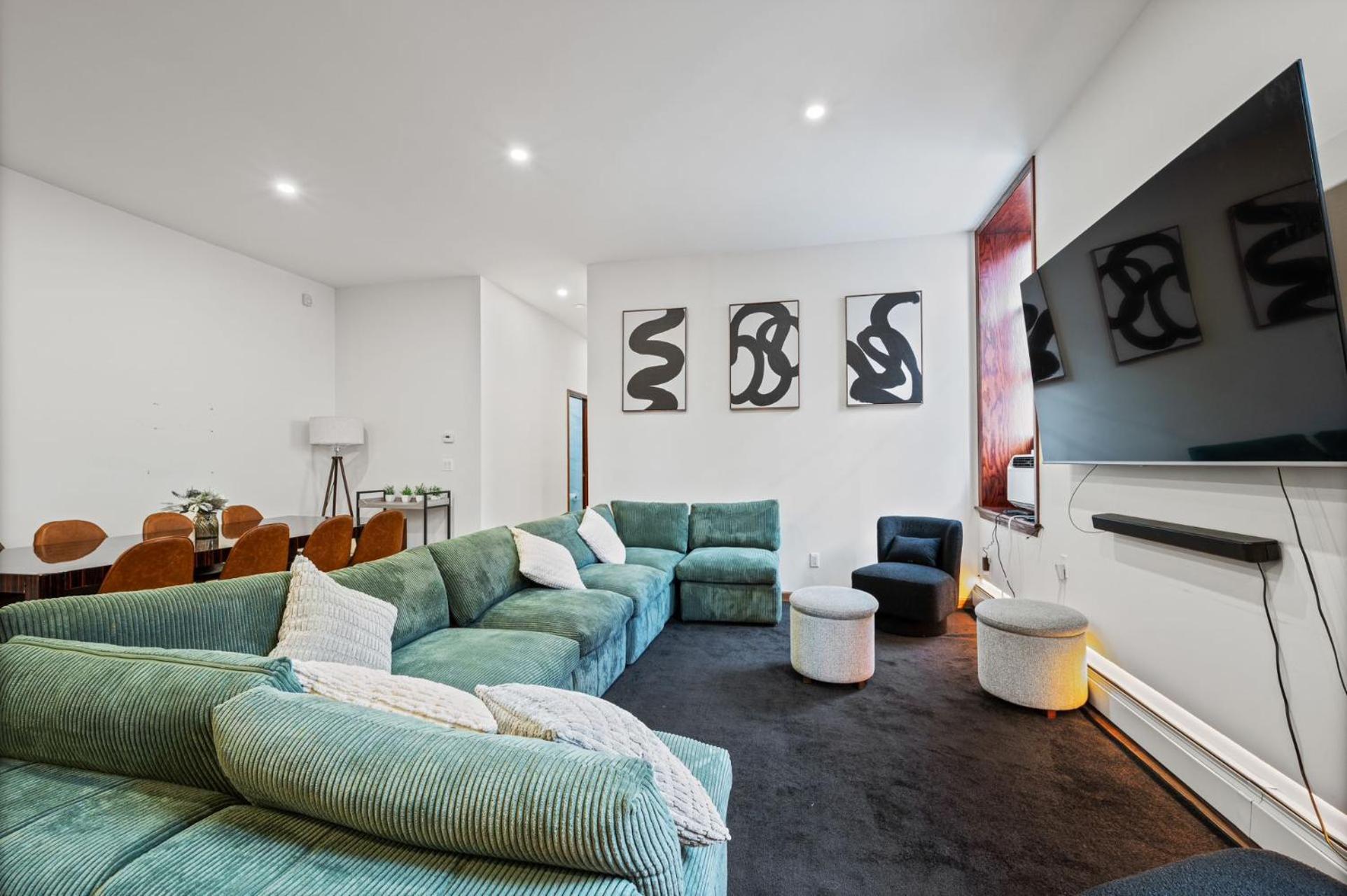 Hotel Massive Soho Loft 4 Bedrooms 2 Bath 7 Beds *