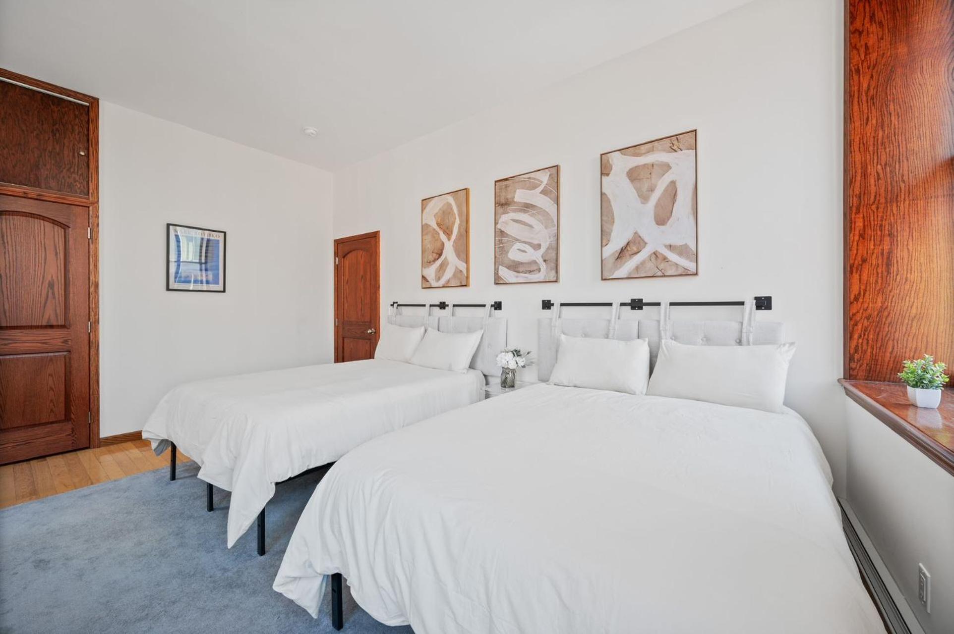 Massive Soho Loft 4 Bedrooms 2 Bath 7 Beds Hotel *