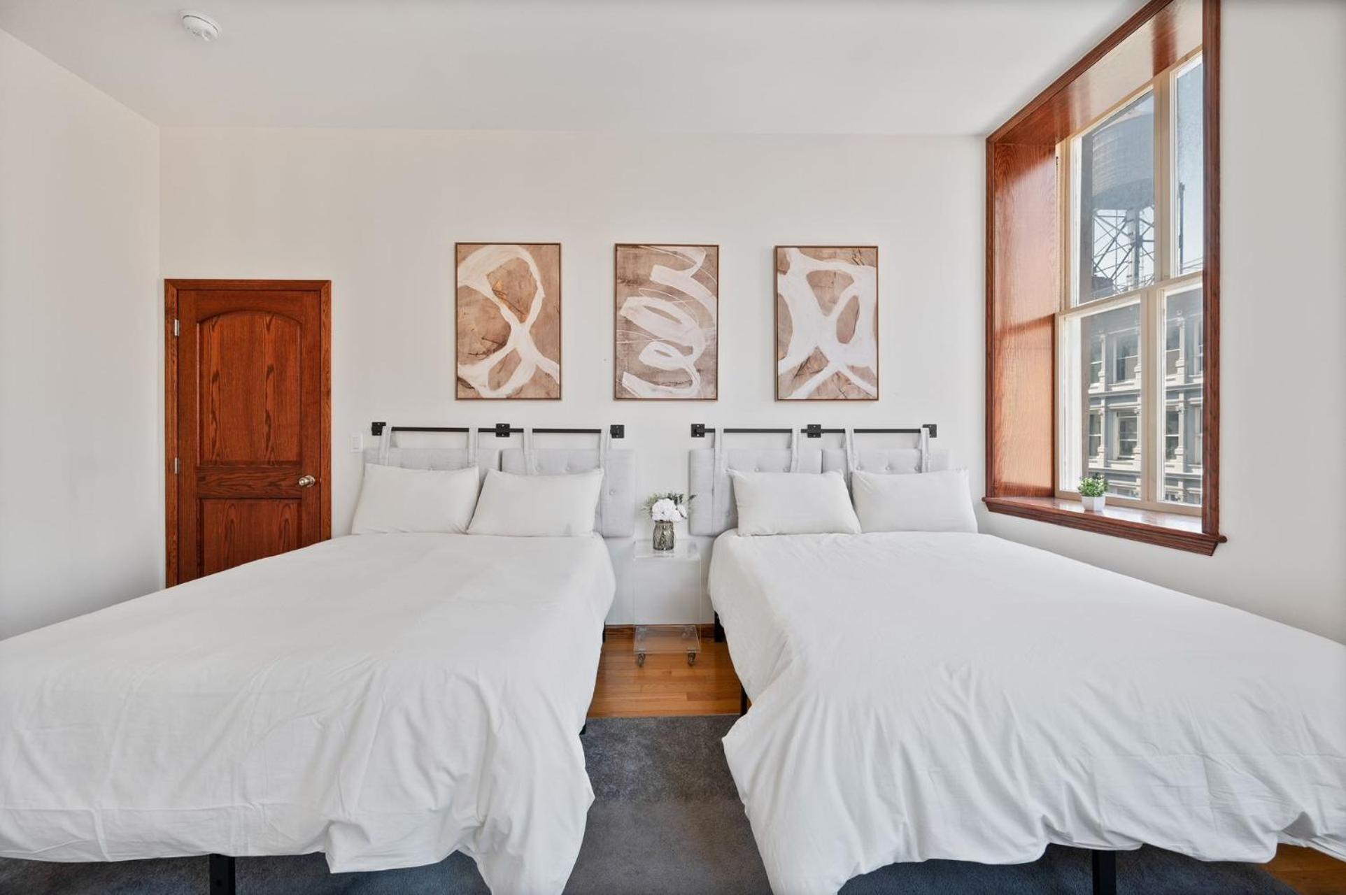 Massive Soho Loft 4 Bedrooms 2 Bath 7 Beds * New York
