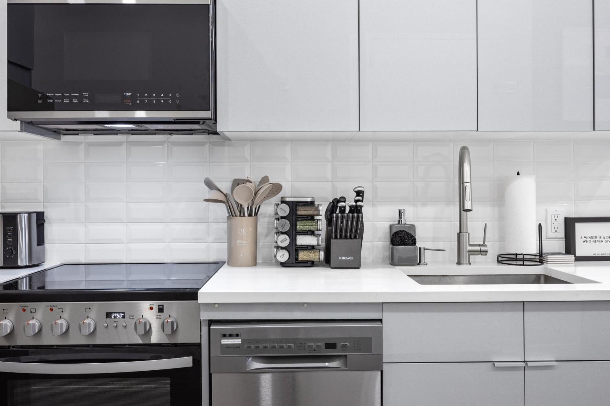 Apartment Swj 1st - Near Attractions Walk To Train Times Sq Near New York