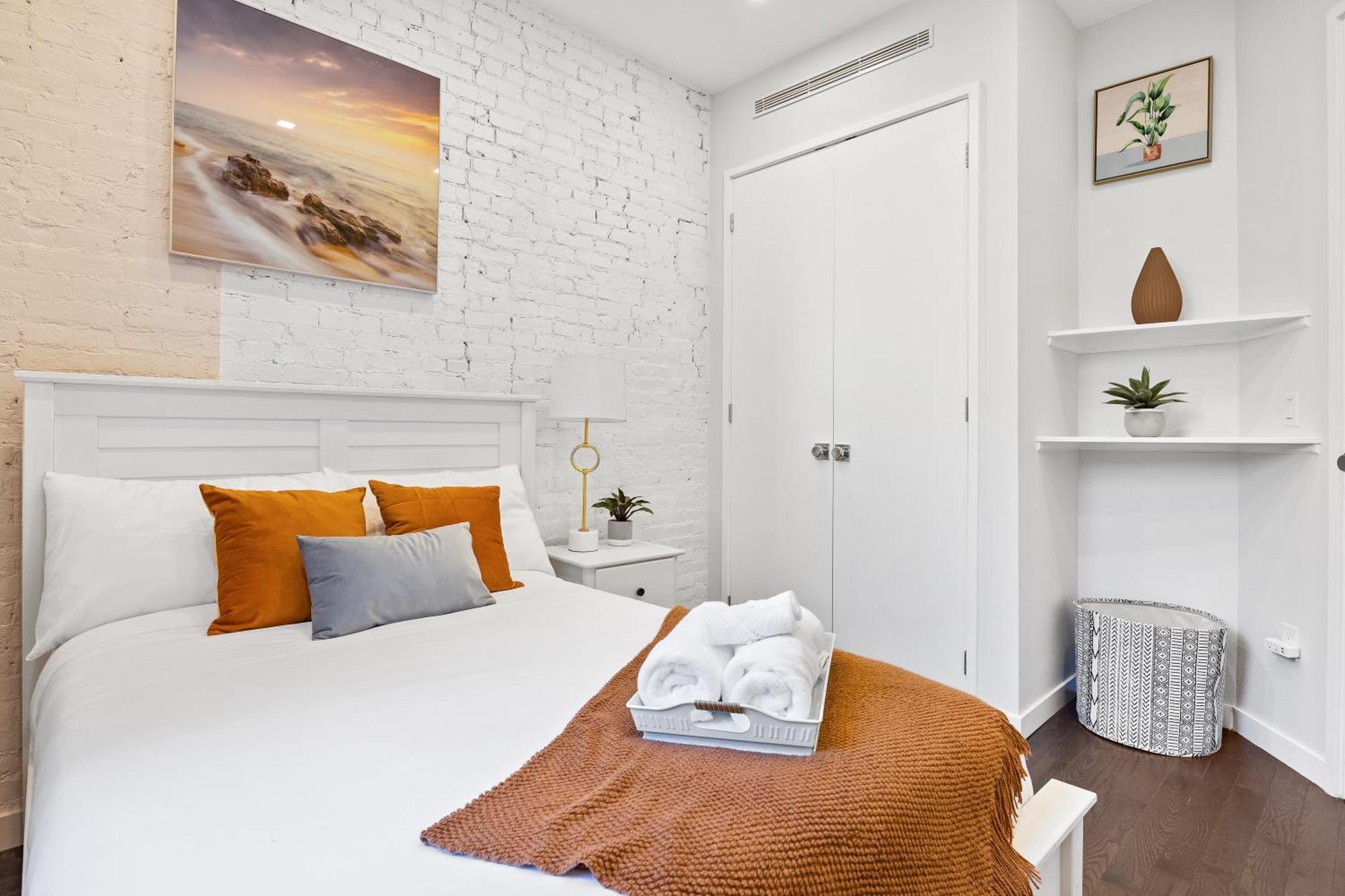 Swj 1st - Near Attractions Walk To Train Times Sq Near New York