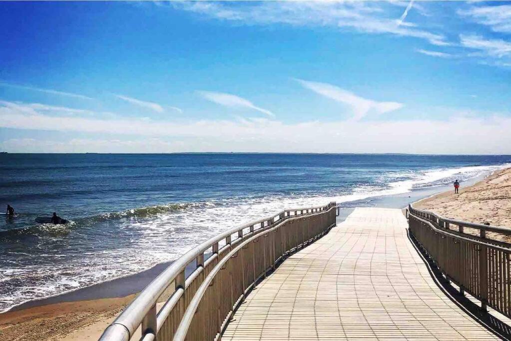 Private Br,ba,kit, Lr 9 Mins To New York